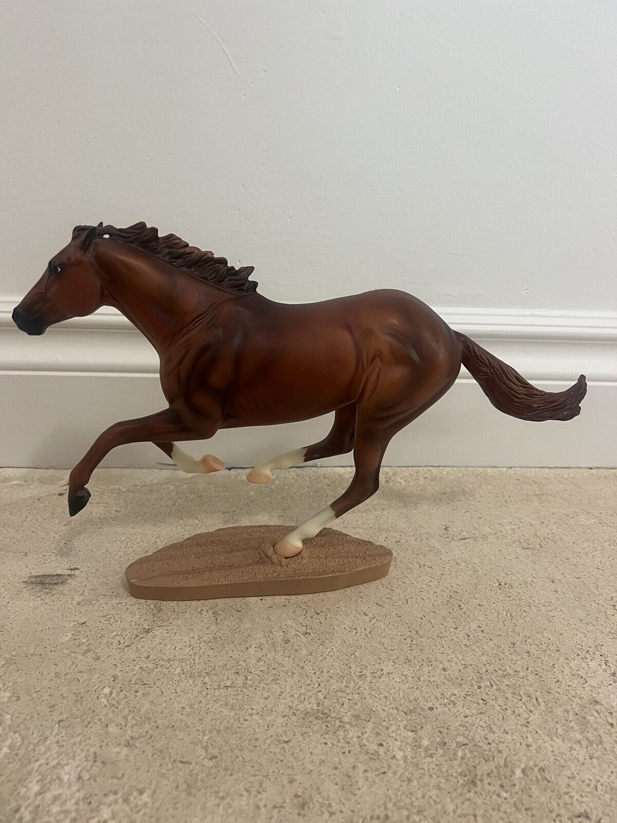 Breyer Secretariat Triple Crown Champion Horse Model #1345 Traditional