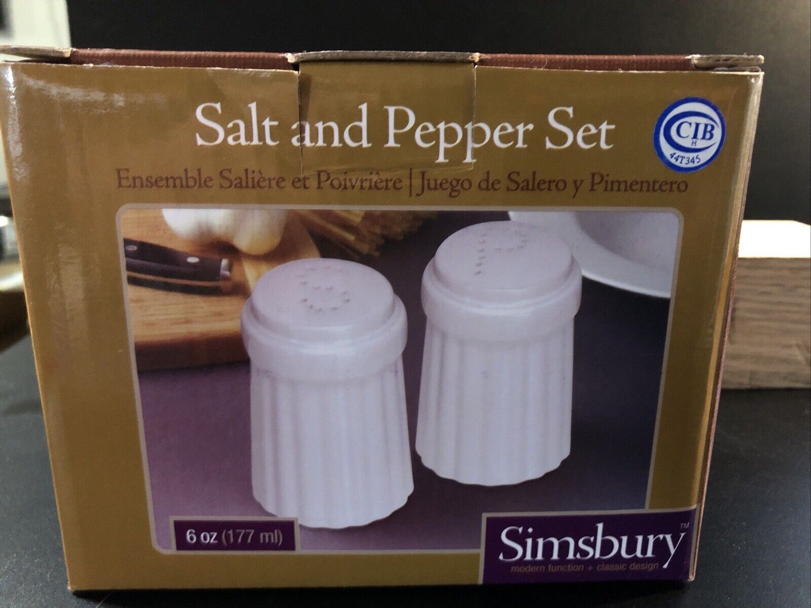 Omni Simsbury Salt and Pepper Set -WHITE