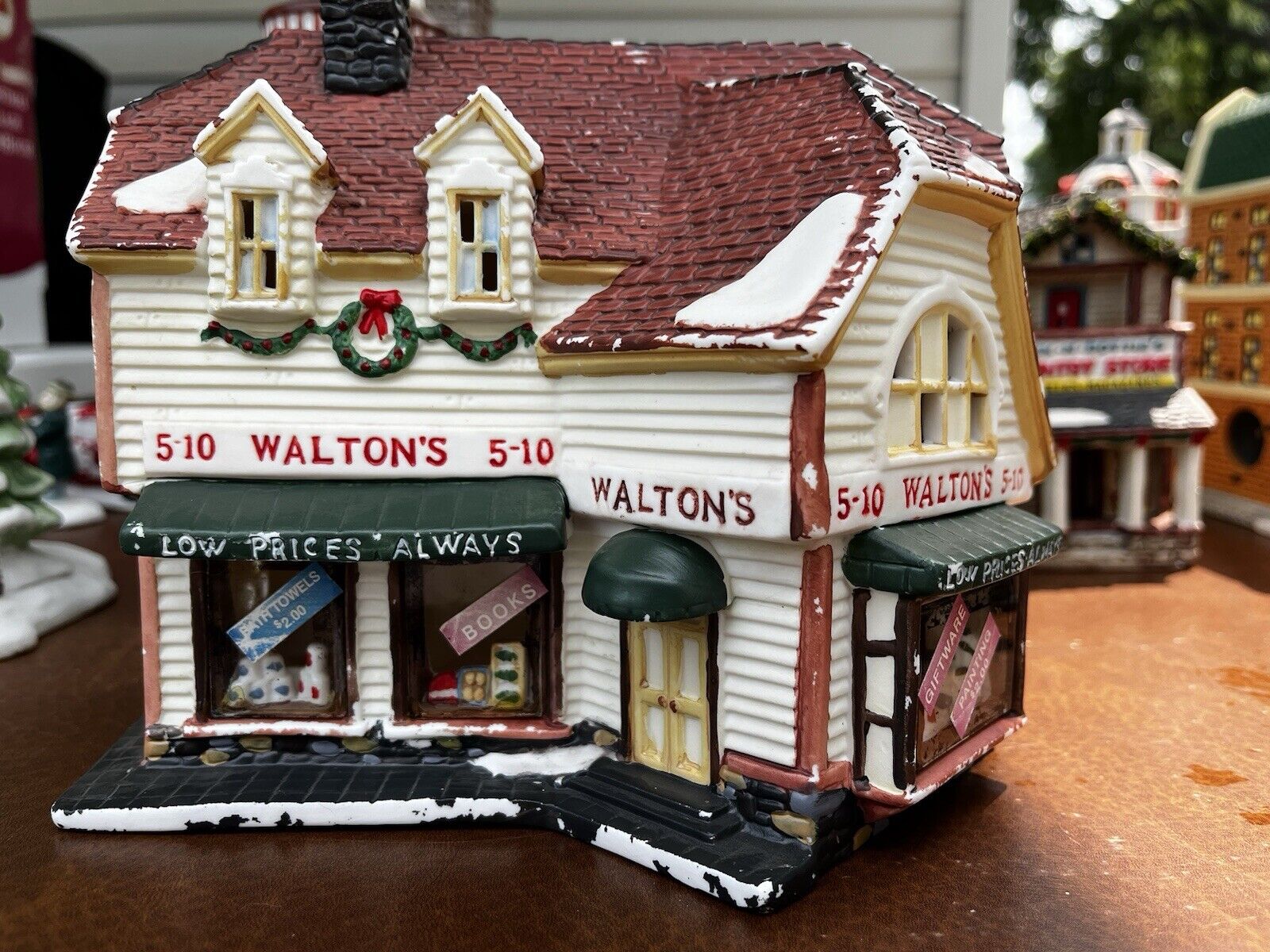Vintage Christmas Village House - Holiday Time - Walton 5 & 10