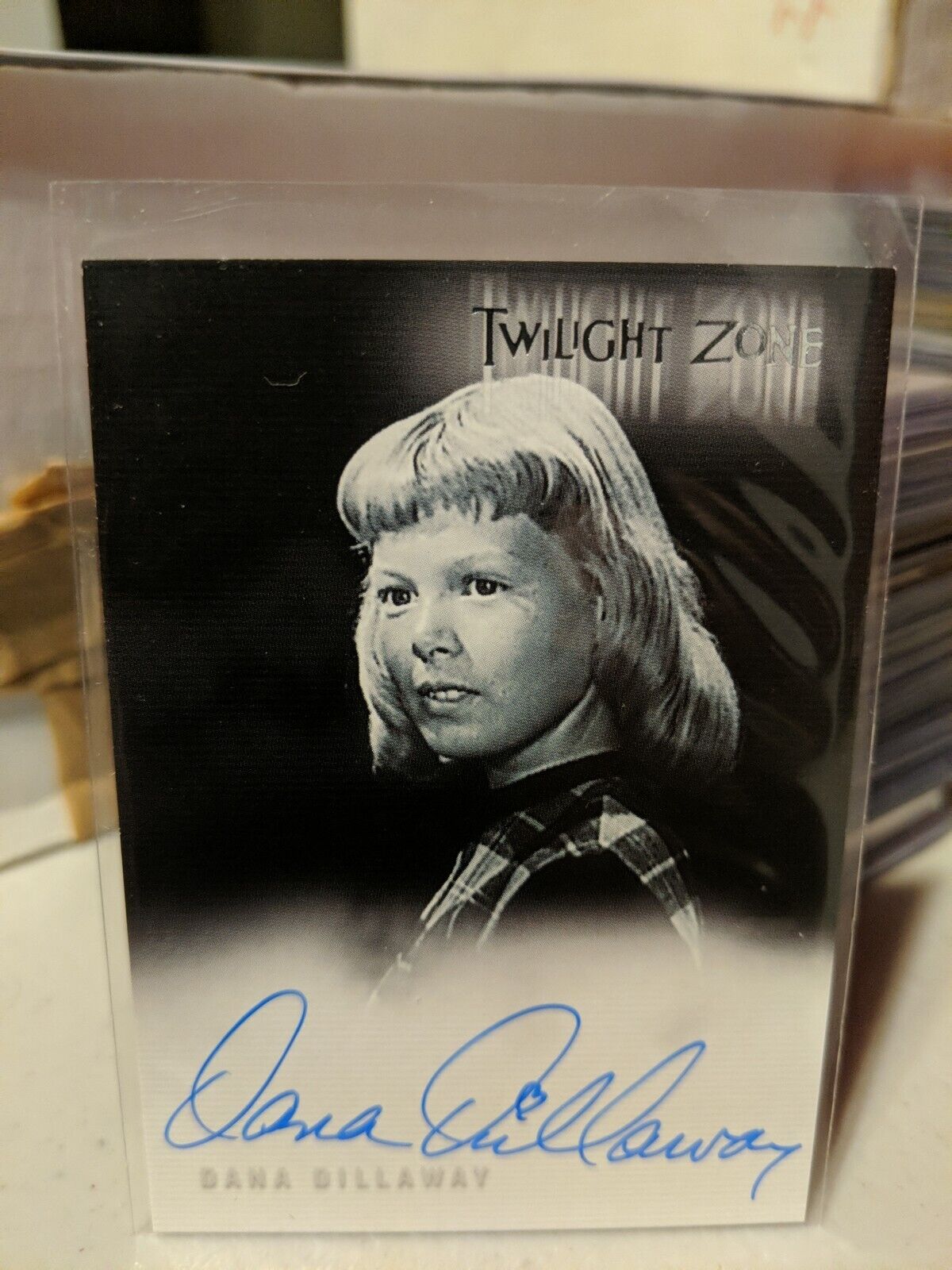 Twilight Zone Series 4 Dana Dillaway A78 Autograph Card 2005