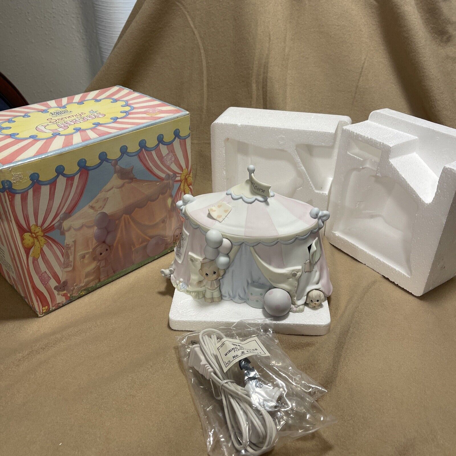 The Enesco precious moment s collection sammy’s circus tent night light