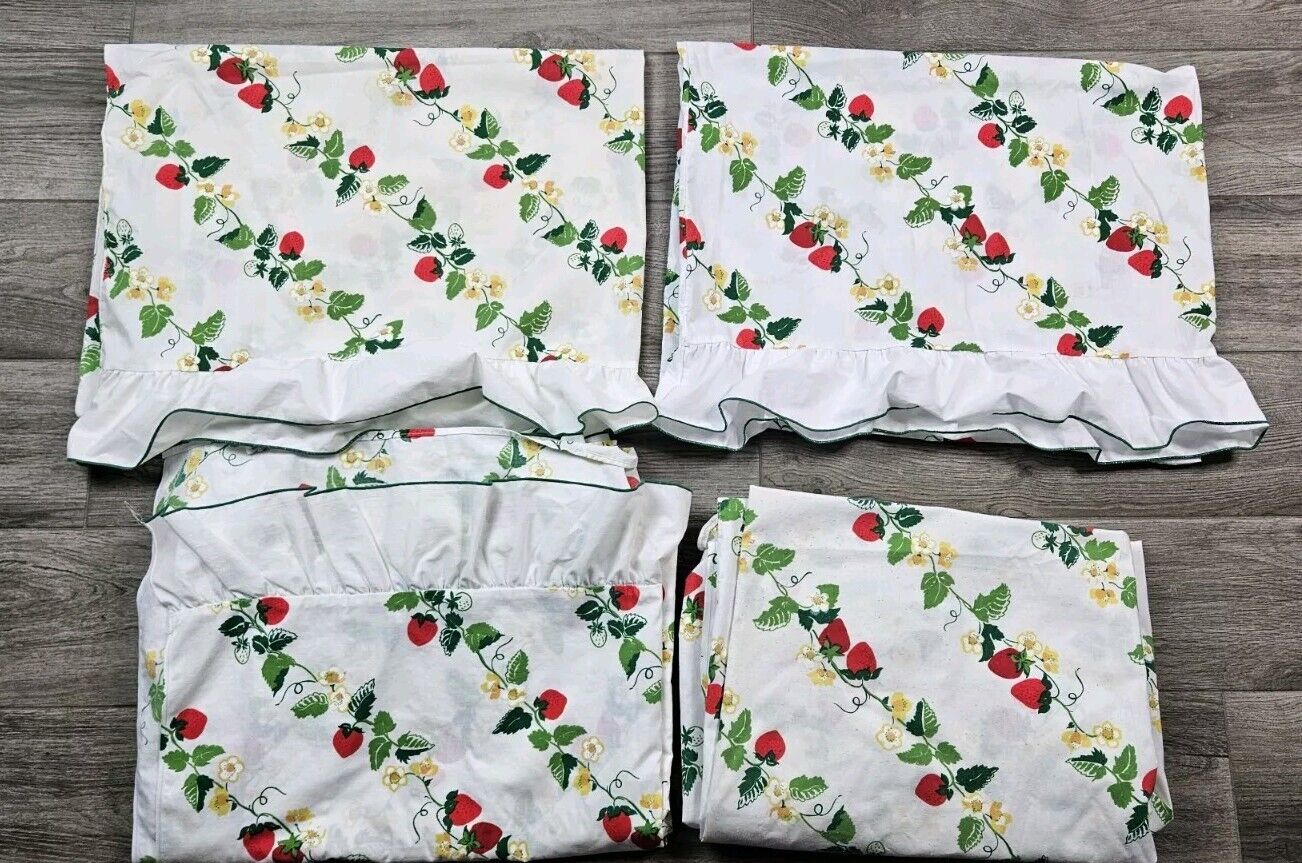Vintage Canon Royal Family Very Berry Strawberry Twin Sheet Set 4 Pieces 