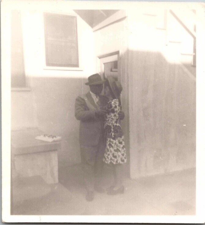 c1920 African American Man Woman Kissing Romantic Black Americana Snapshot Photo