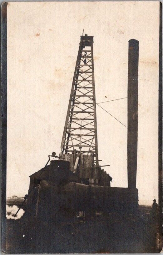Vintage 1915 HARDIN, Montana RPPC Real Photo Postcard OIL WELL Derrick View