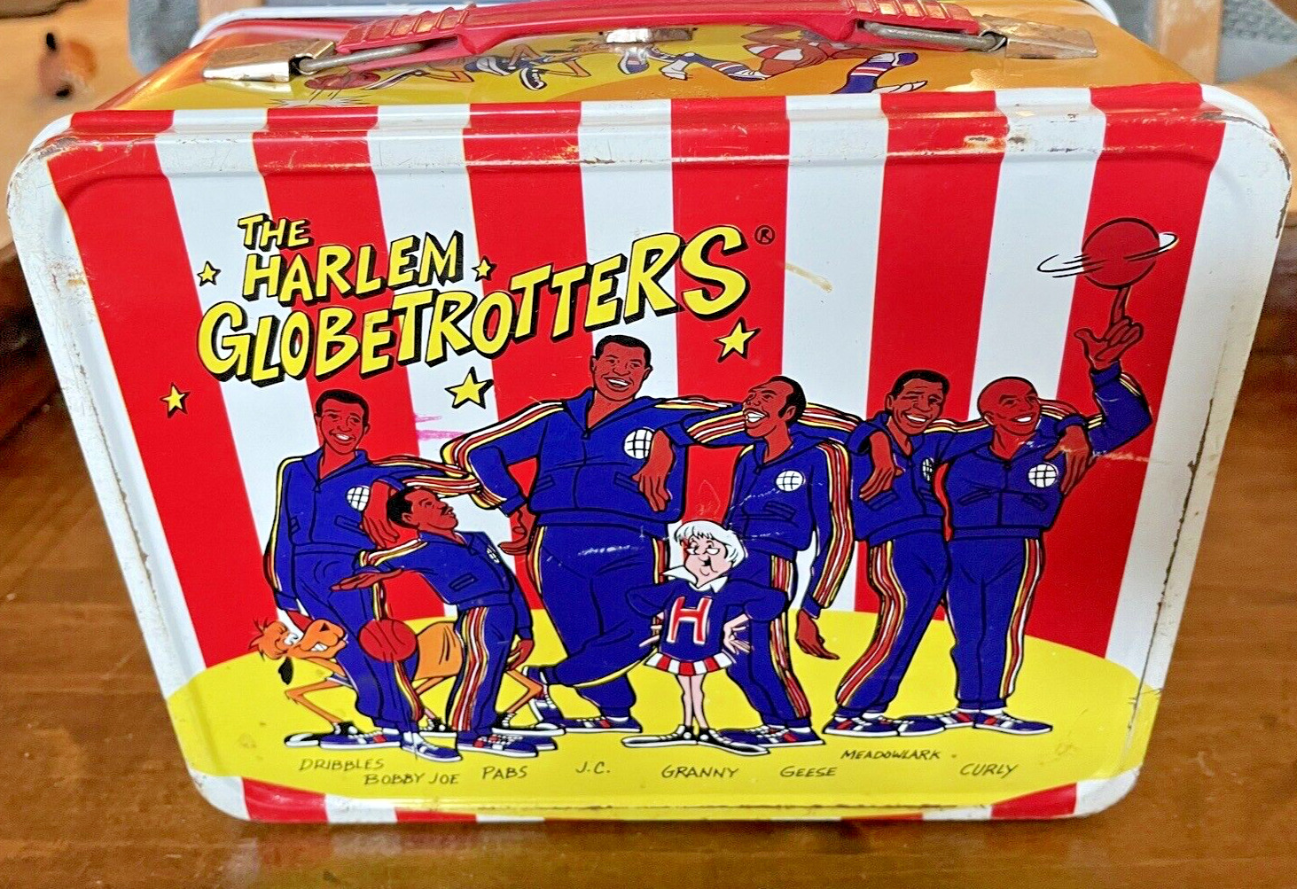 Vintage 1971 Harlem Globetrotters Thermos Lunchbox w/thermos (no cap)--2880.23