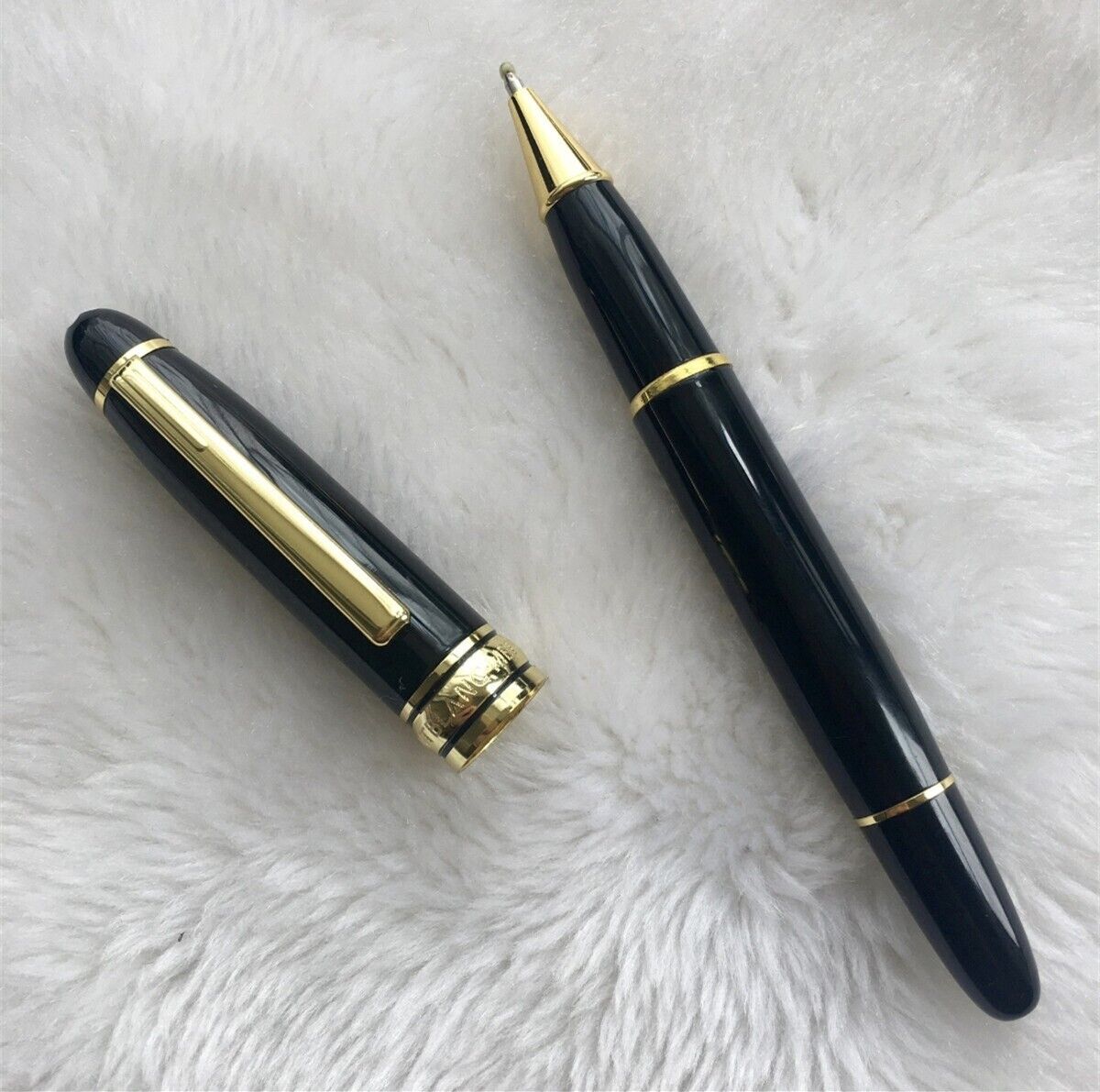 Deluxe Le Grande Series Bright Black-Gold Clip 0.7mm Rollerball Pen No Box