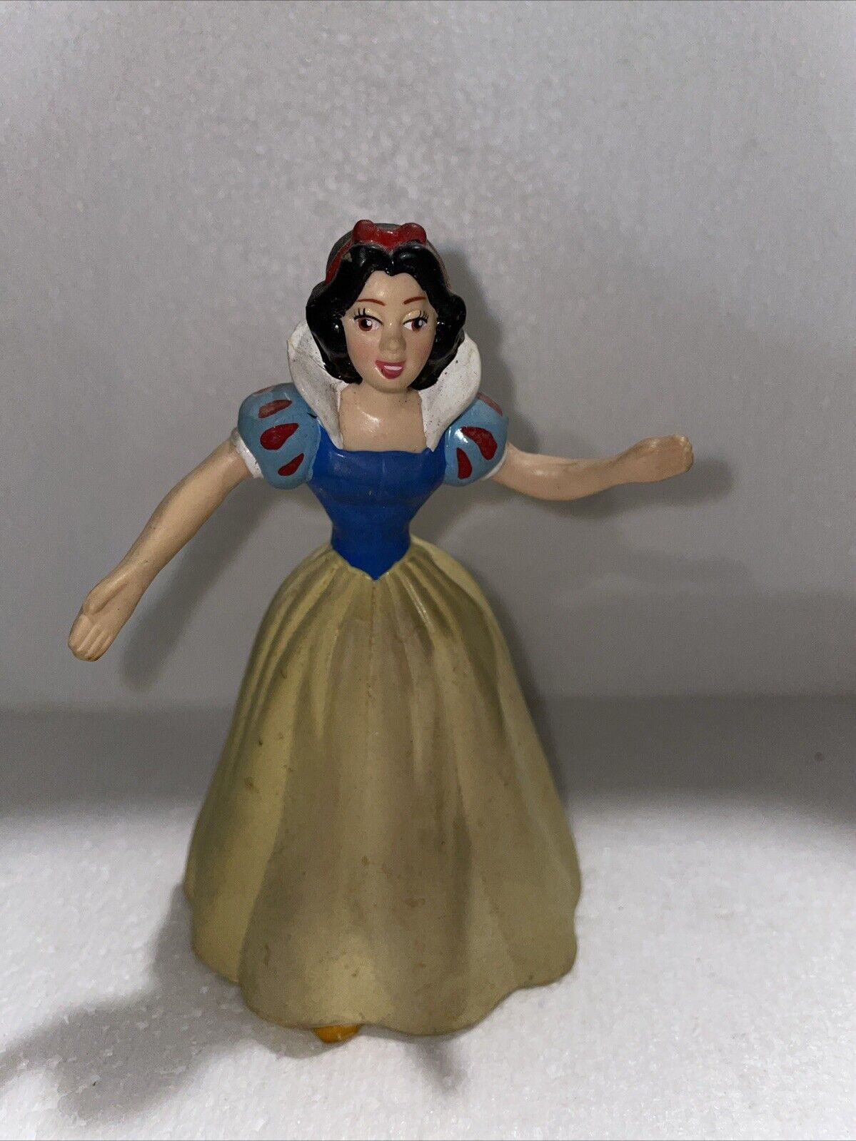 Vintage Disney Toy PVC SNOW WHITE From Snow White . 😎 💕