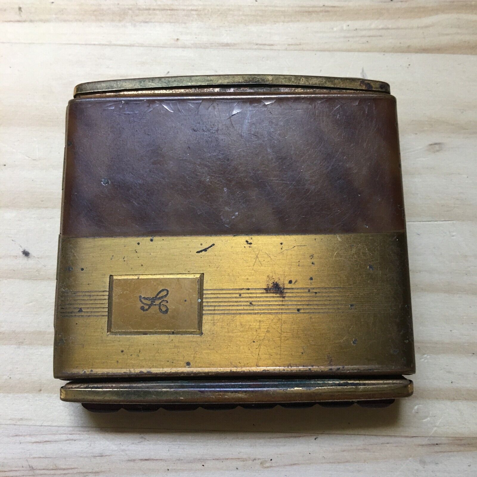 vintage Rare 1930s Marathon Powder Compact W/ Mirror puff gold toned 2.75\