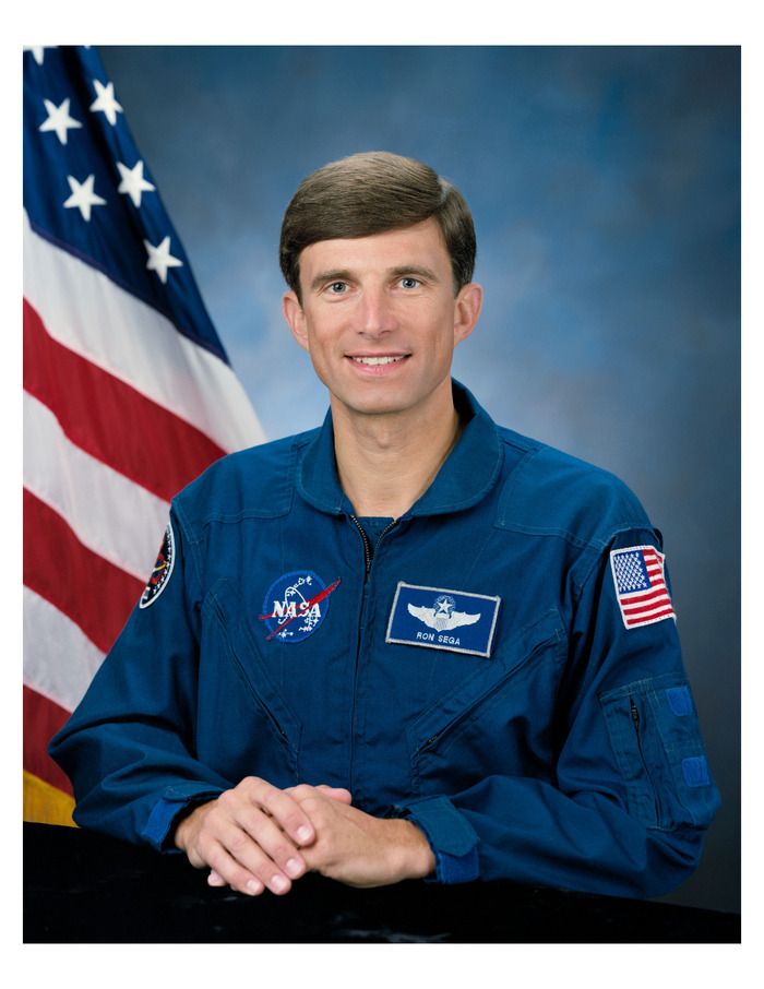 1992 NASA Astronaut Ronald Sega 8x10 Portrait Photo On 8.5\
