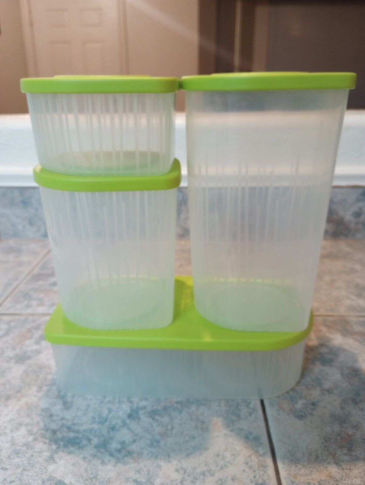 Tupperware Fresh \'N Cool 4 Size Containers-Set of 4-NEW Neon Green 