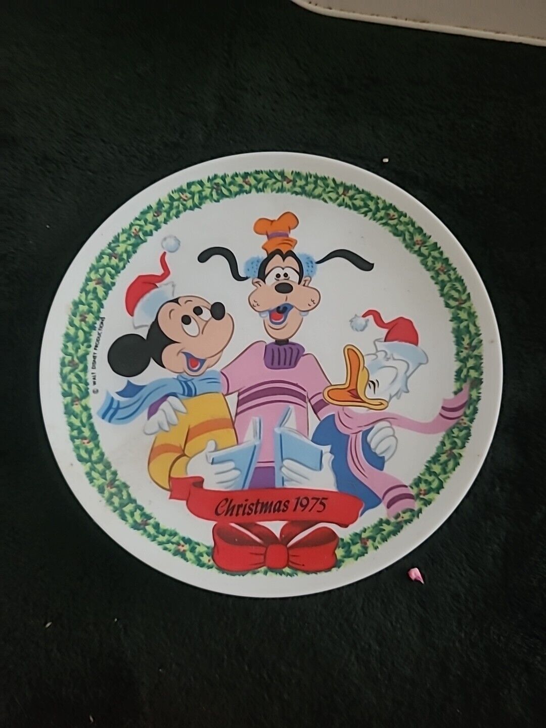 VINTAGE 1975 Schmid Walt Disney's Christmas Collector Plate
