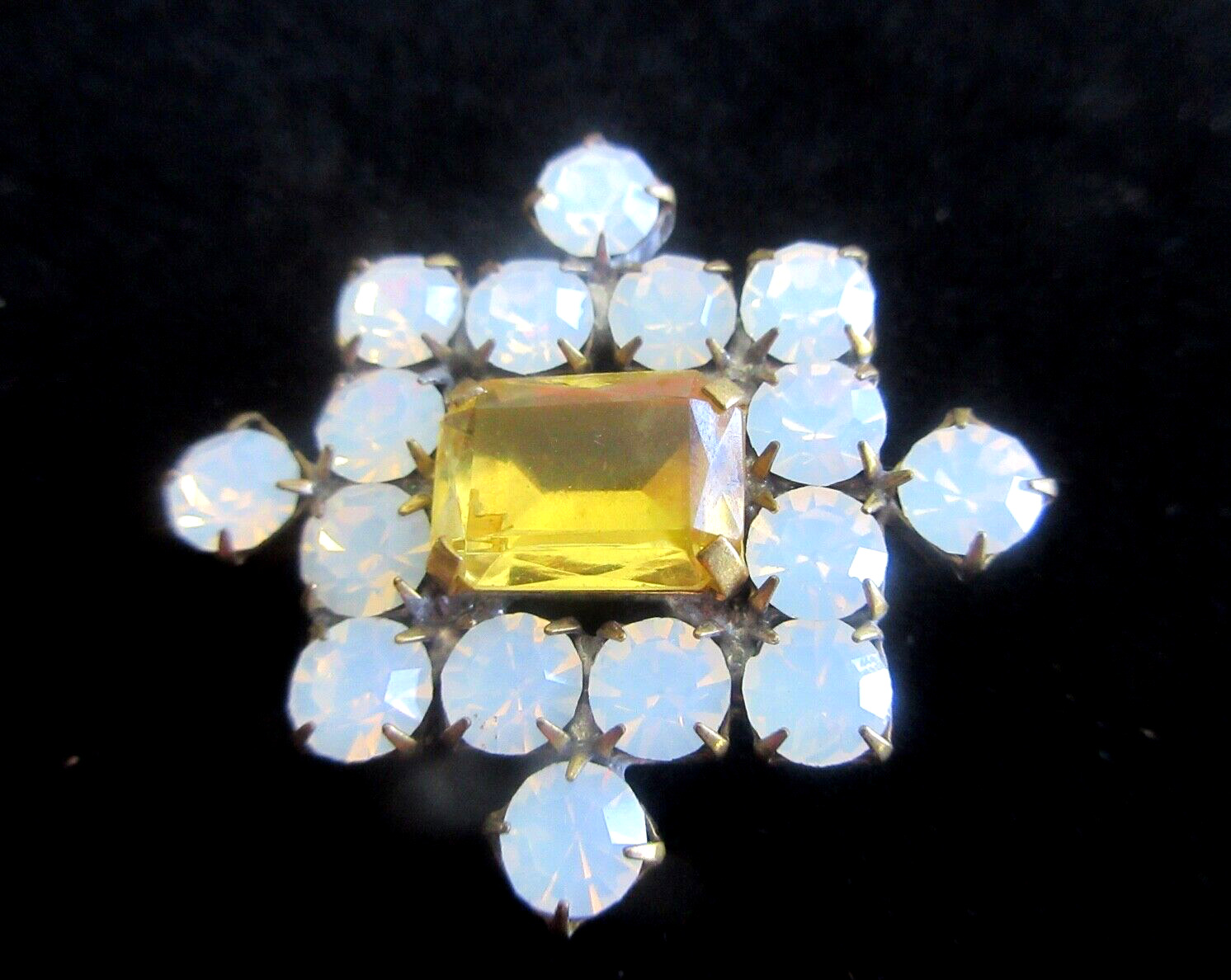Gorgeous Czech Vintage Glass Rhinestone Button      White Frosted w/c Yellow