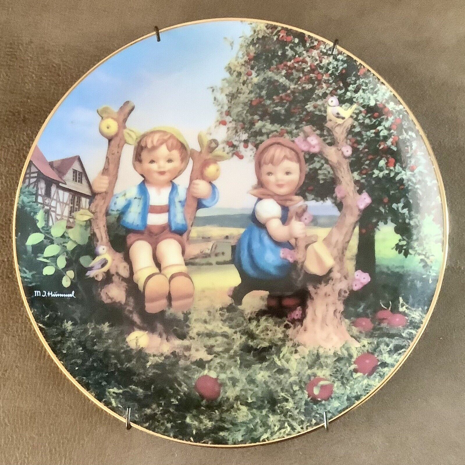 Danbury Mint M J Hummel Apple Tree Boy And Girl Plate Little Companions 1989