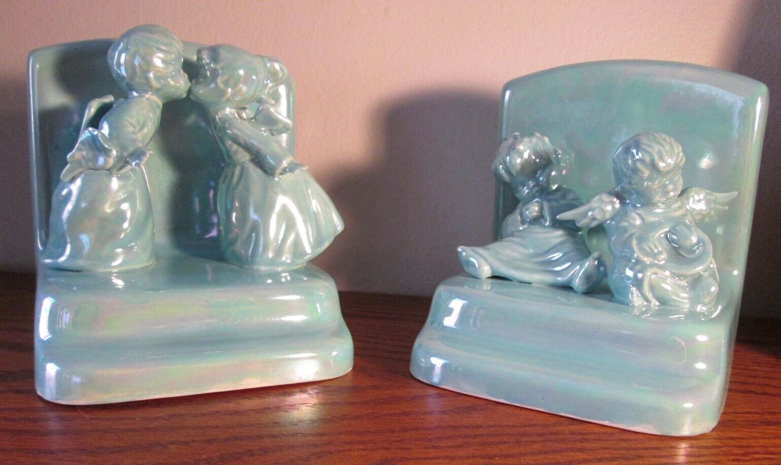 Vintage HOLLAND MOLD SLEEPING / KISSING ANGELS BOOKENDS ~ Iridescent Charmers