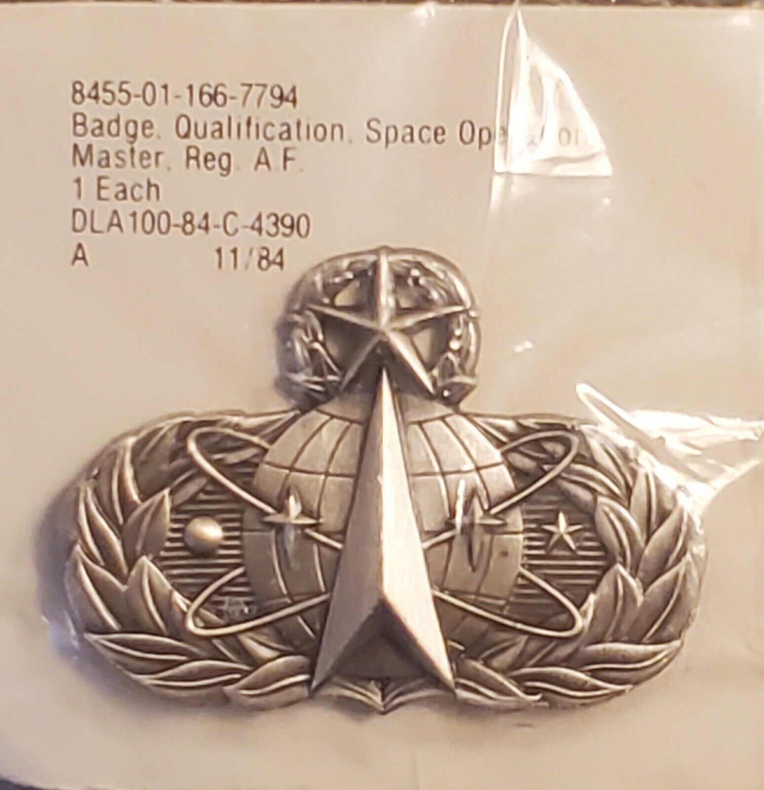 USAF AIR FORCE QUALIFICATION SPACE OPERATION MASTER PIN FULL SIZE NIP 1984 BADGE