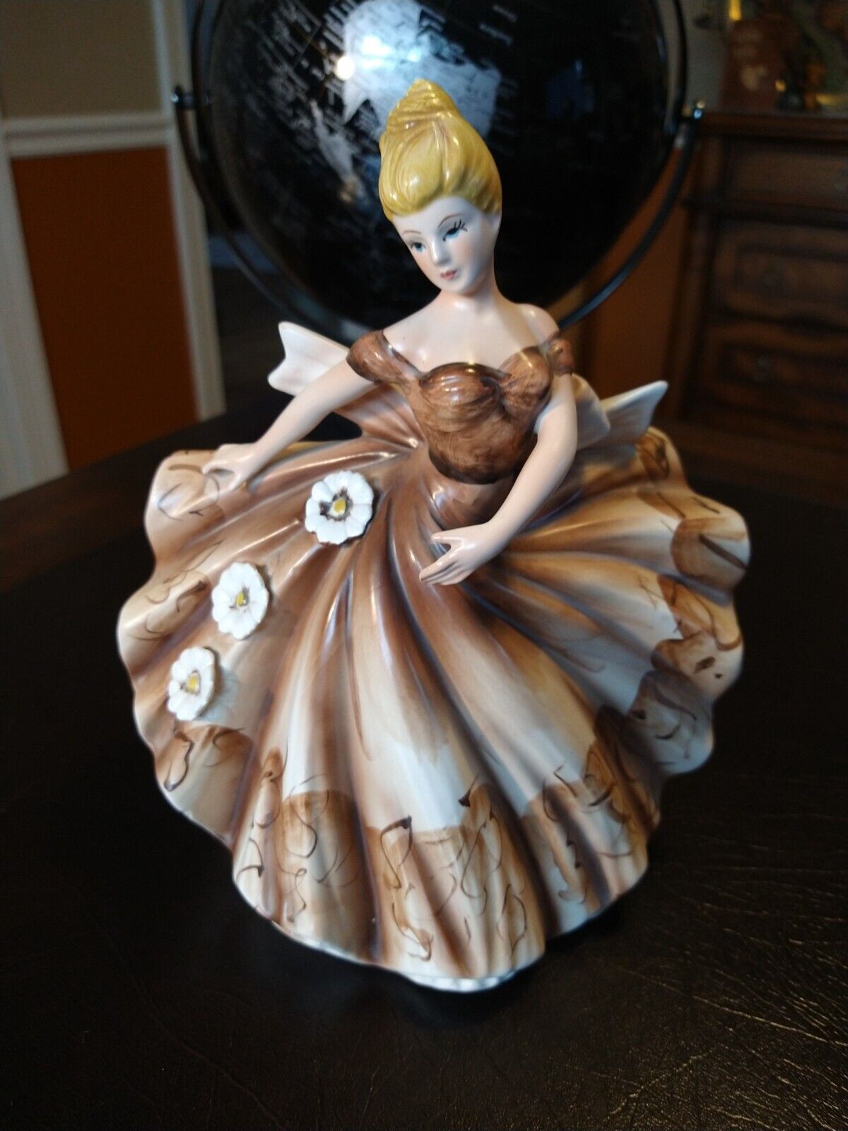 VTG Lefton Ceramic Dancing Lady Figurine Ballroom Gown 8