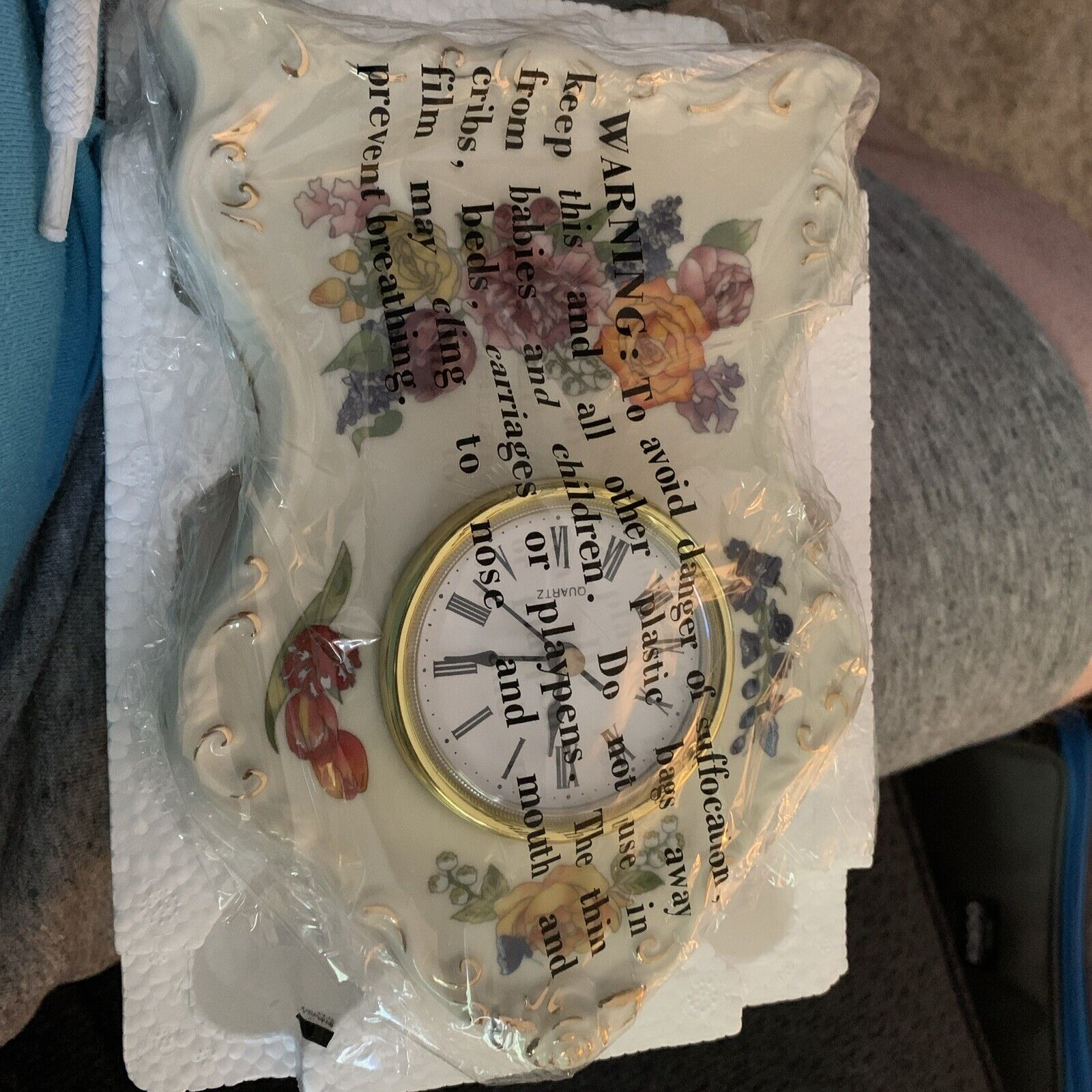 Avon Romantic Flowers Clock New In Box. 