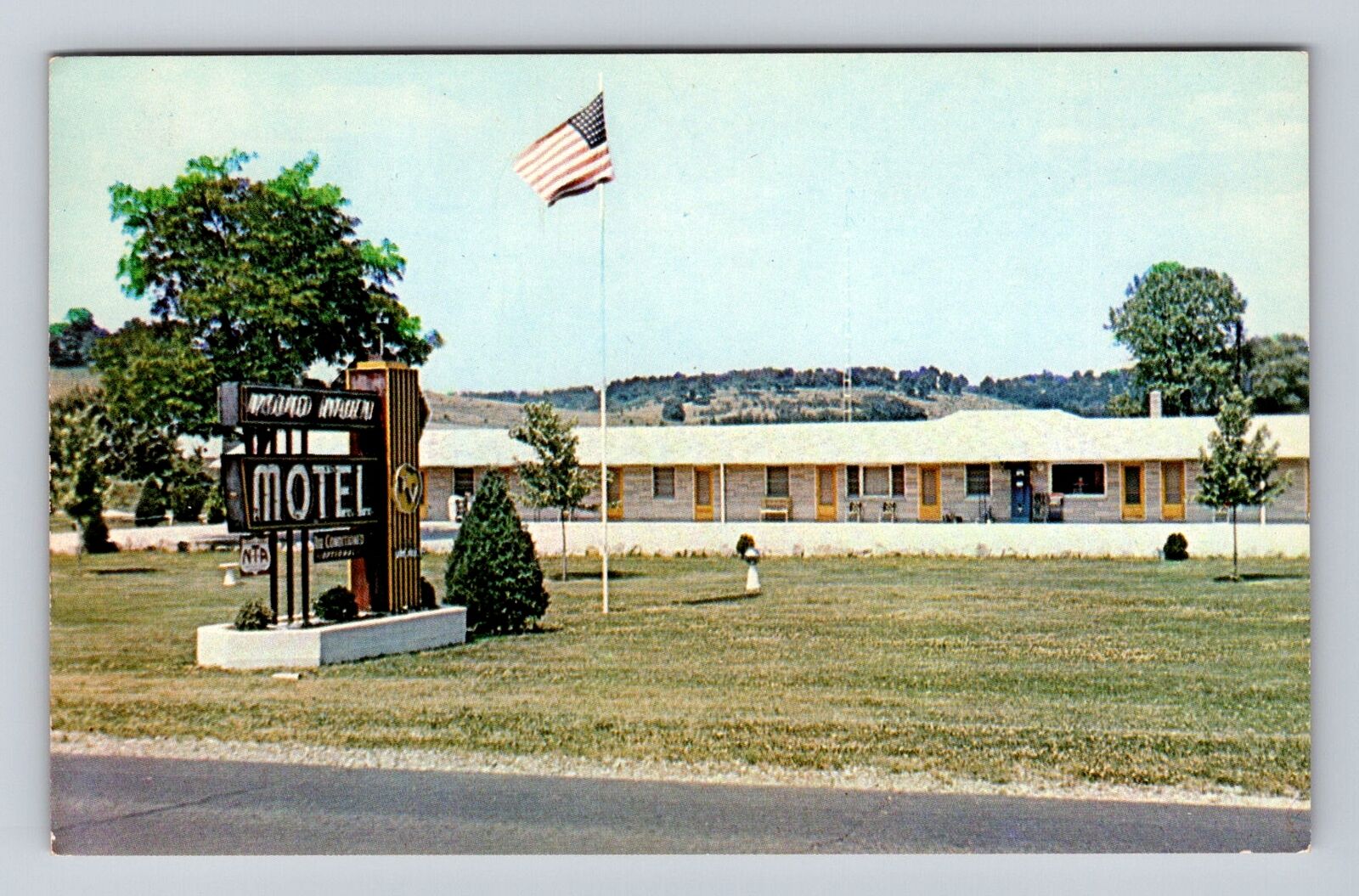 Brookville IN-Indiana, Mound Haven Motel Advertising Vintage Souvenir Postcard