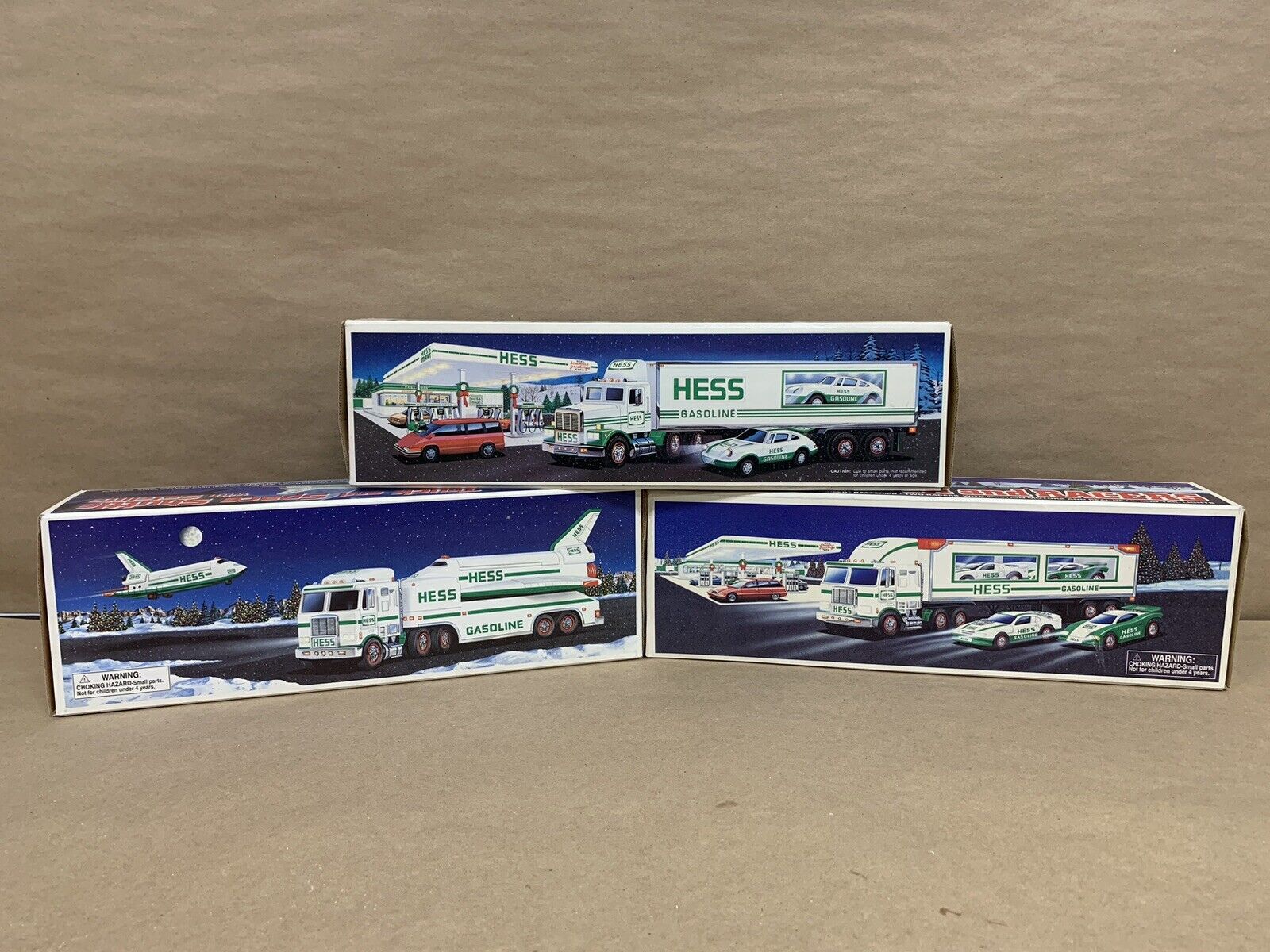 Vintage 1990's Hess Lot 18 Wheeler Racers Space Shuttle Truck With Racers
