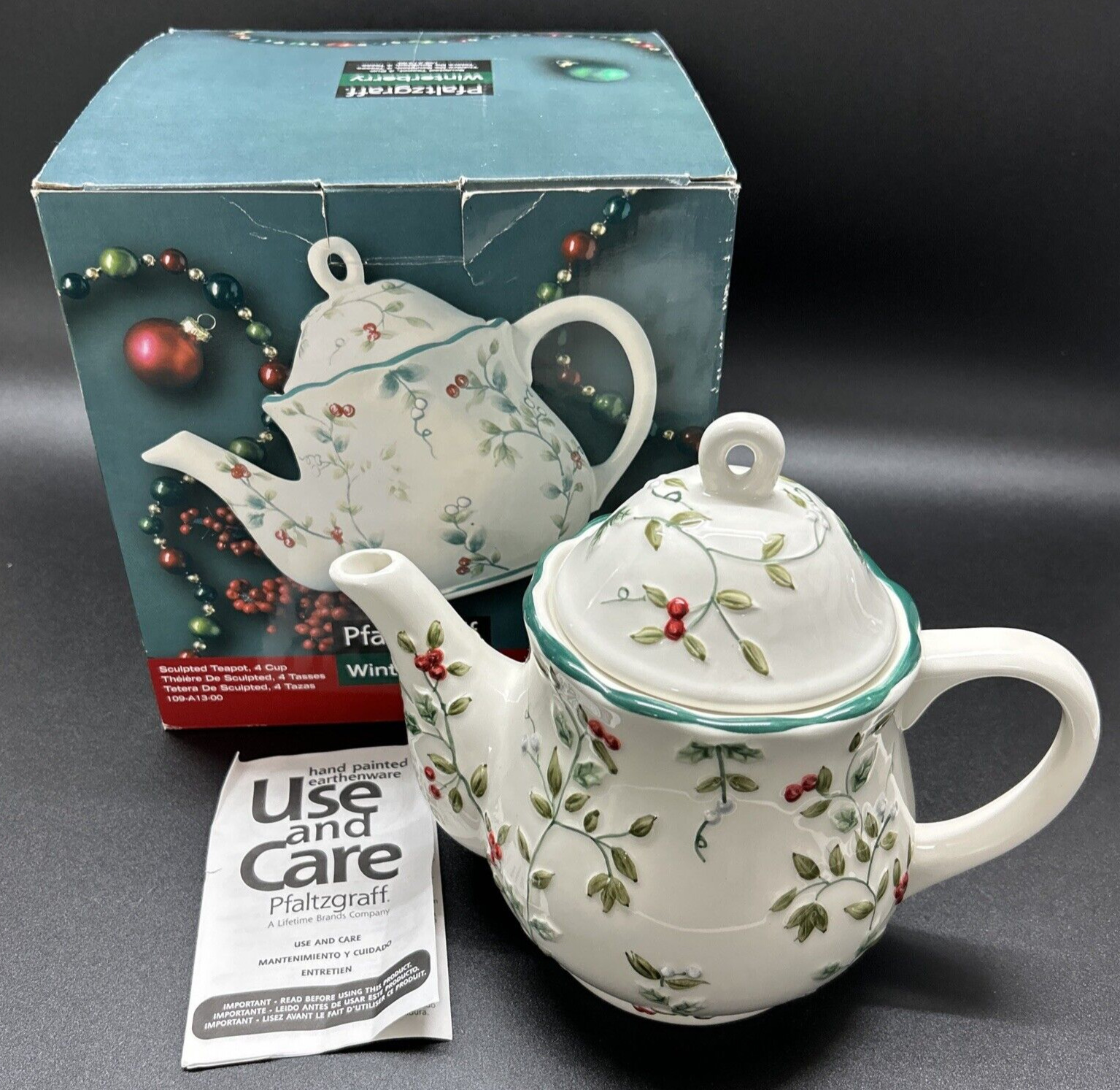 Pfaltzgraff Christmas Winterberry Sculpted Teapot Lid Holiday 4Cup Holly Berries