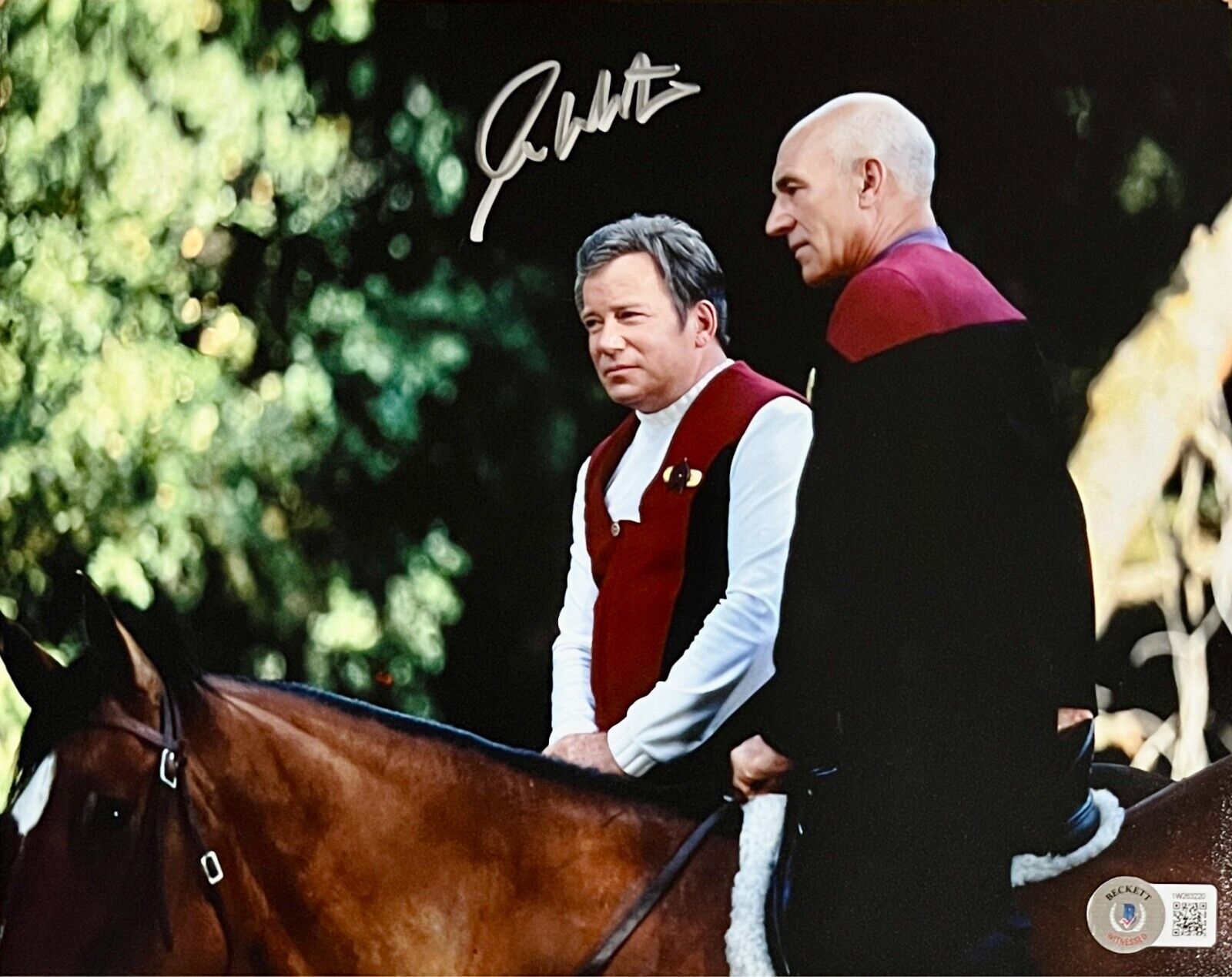 William Shatner Signed 8x10 Star Trek Captain Kirk Photo Beckett BAS Witnessed