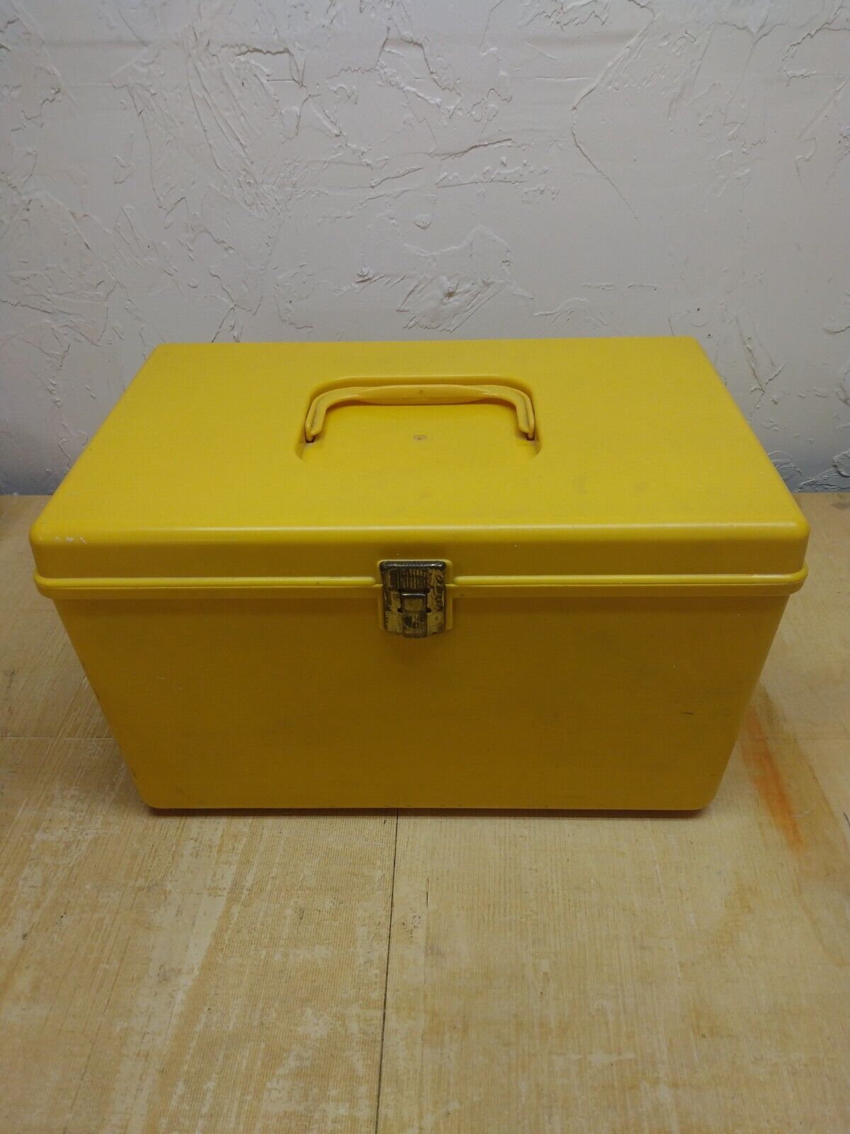 VINTAGE Wilson Wil-Hold Large harvest Gold  Plastic Sewing Box FULL OF SUPPLIES