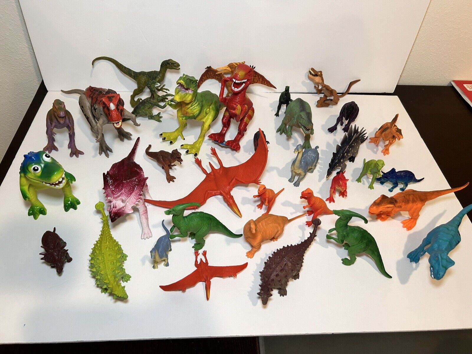 35 Dinosaur Jurassic Prehistoric Huge Lot Plastic Mix Sizes/Materials Big Small