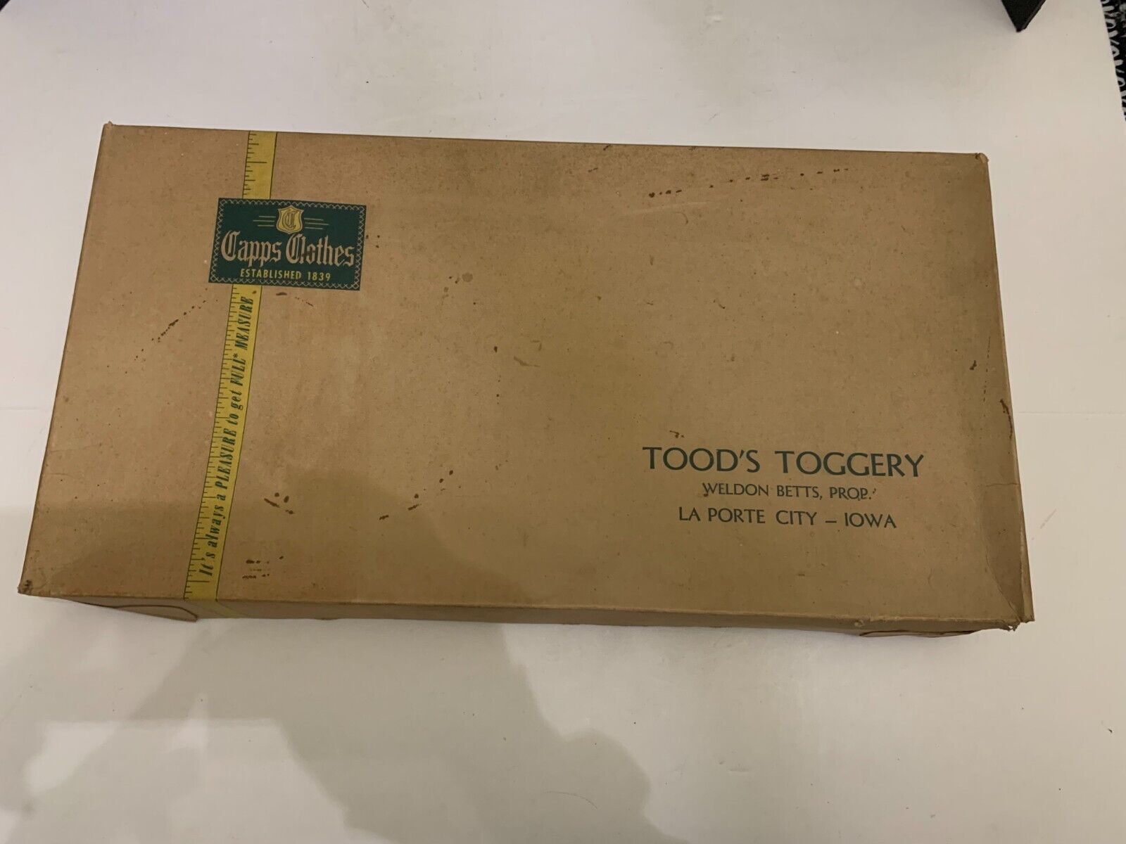 Vintage c.1930's Capps Clothes Tood's Toggery La Porte City Iowa Cardboard Box
