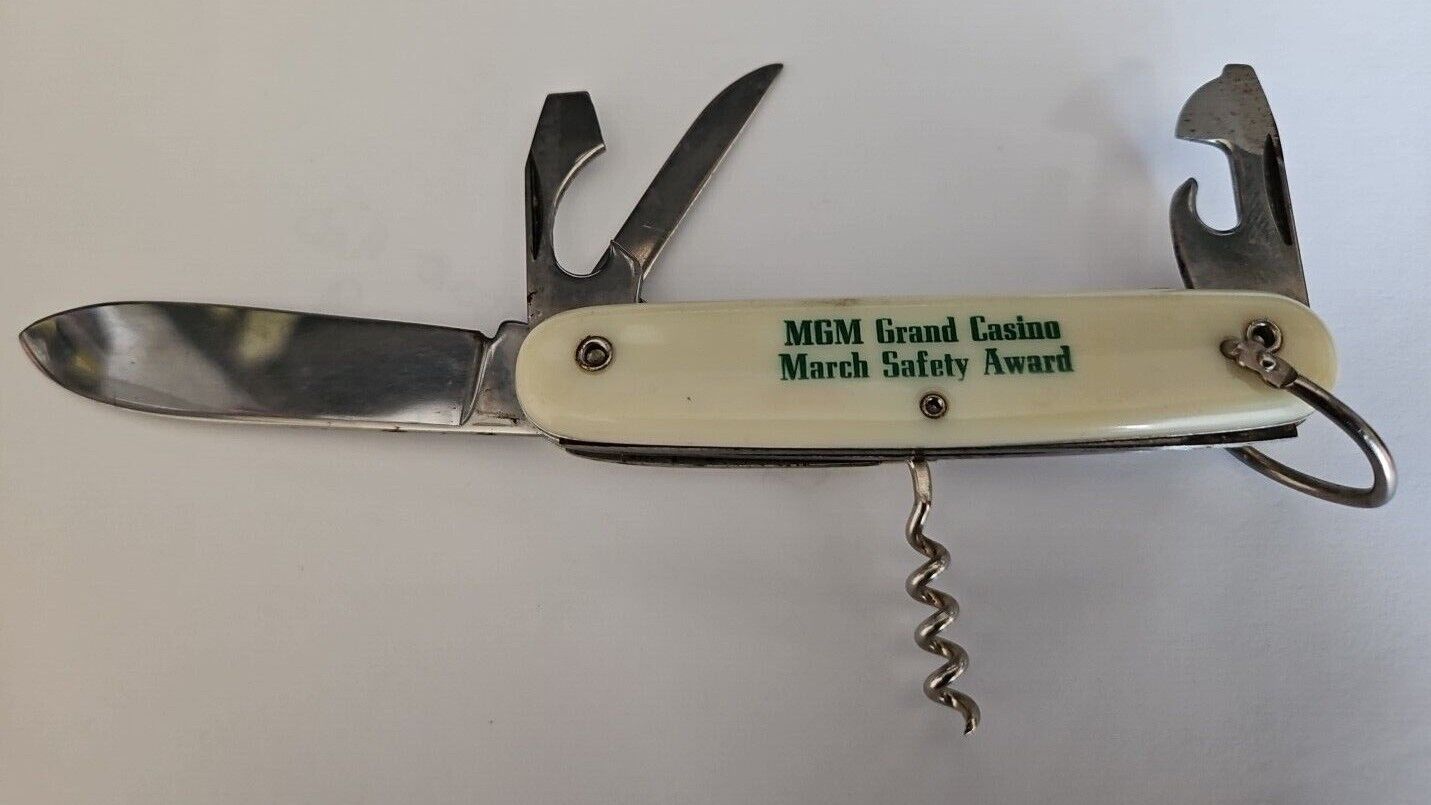 Colonial Providence Rhode Island  Pocket Knife Multitool MGM GRAND CASINO