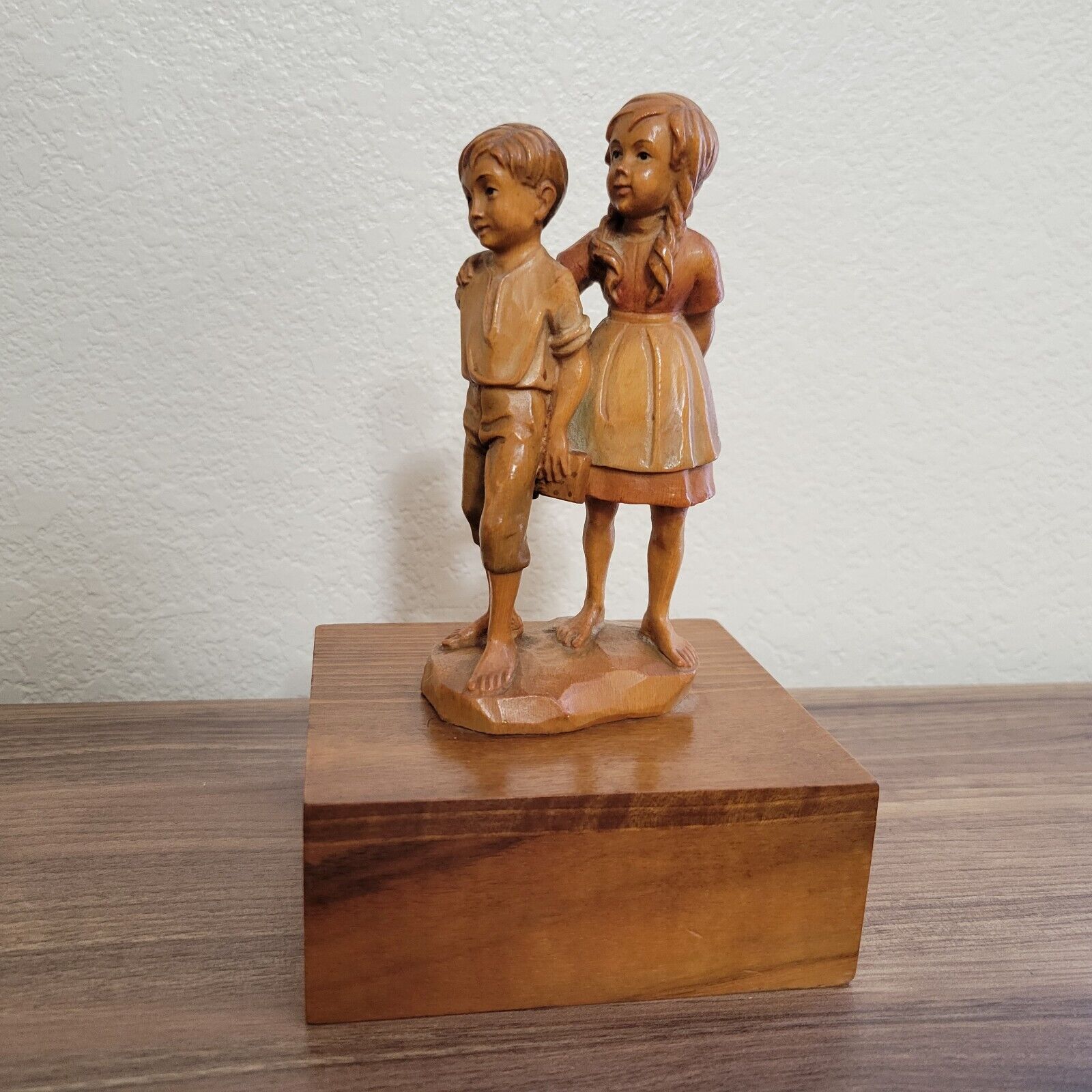 Vintage Wood Carved Hansel and Gretel Statuete 5