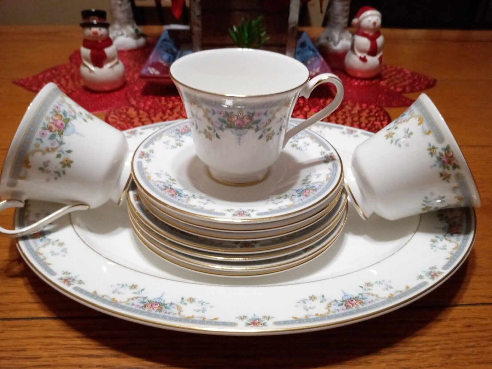 Royal Doulton Vail Tea cups,saucers,Desert plates and Platter. Discontinued HTF.