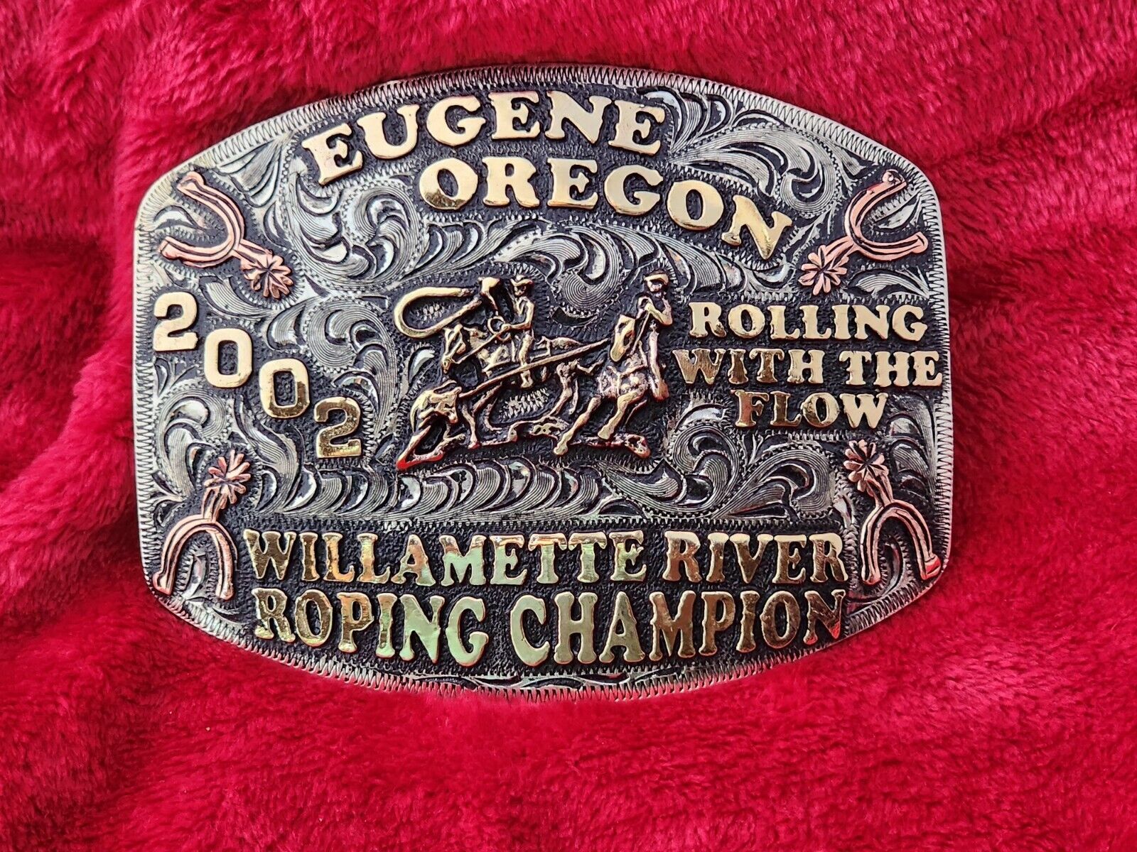 RODEO TEAM ROPING CHAMPION TROPHY BUCKLE☆PRO☆EUGENE OREGON☆2002☆RARE☆996