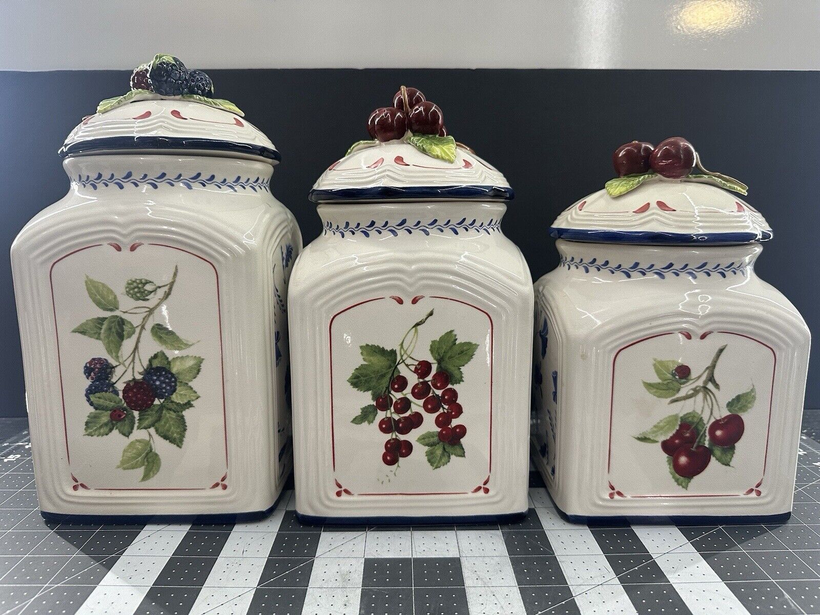 Villeroy & Boch  Country Collection/Cottage Charm 3 piece Canister Set READ