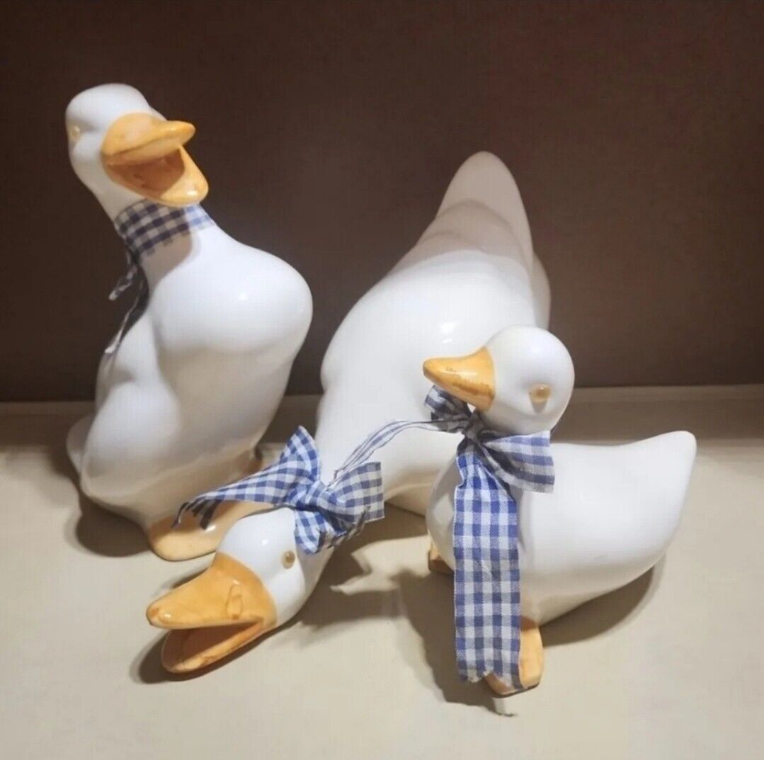 Vintage 1960’s whimsical duck family w/blue & white ribbons