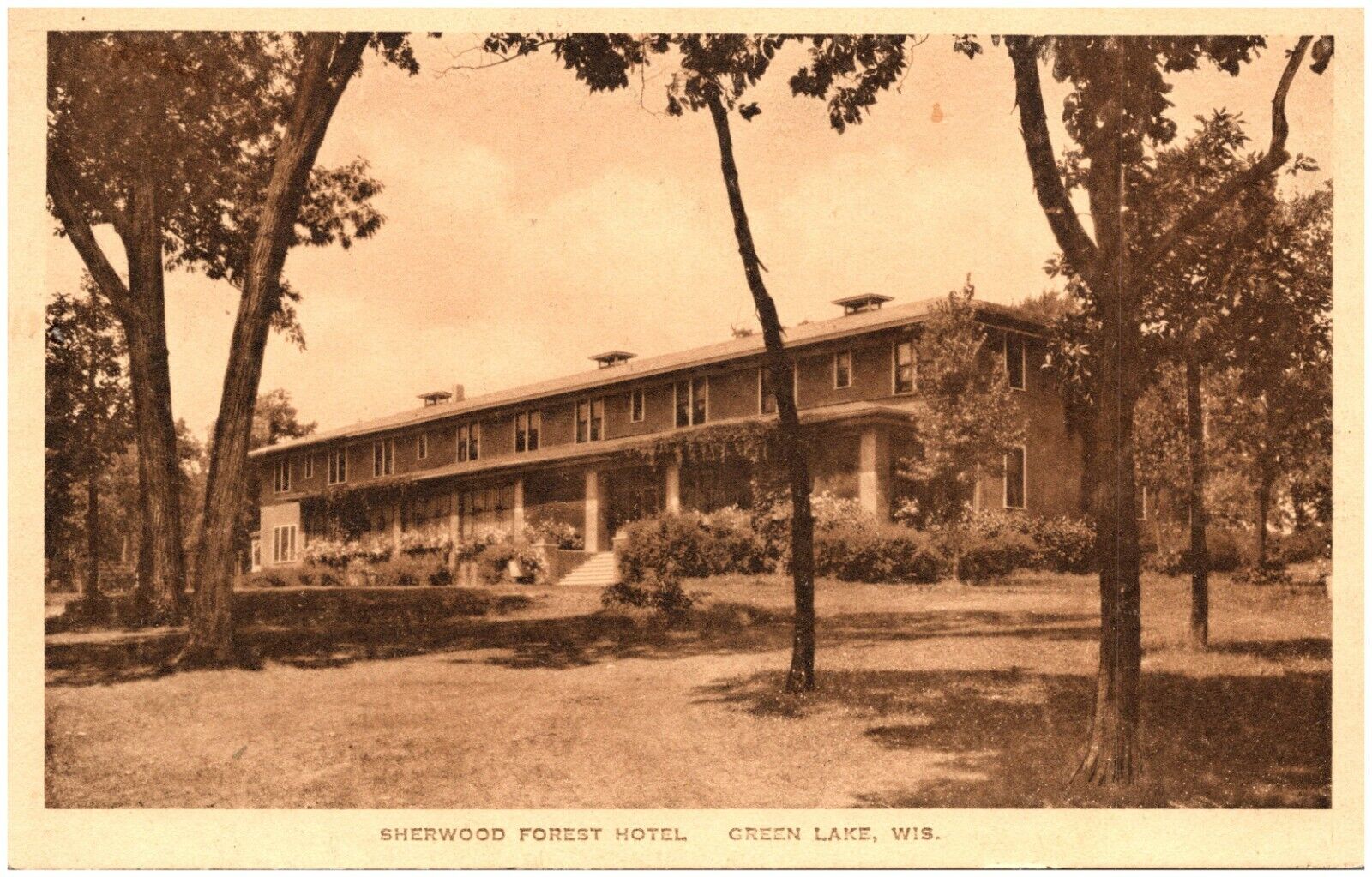 C1920s Green Lake WI Sherwood Forest Hotel Albertype Wisconsin UNP Postcard 5-6
