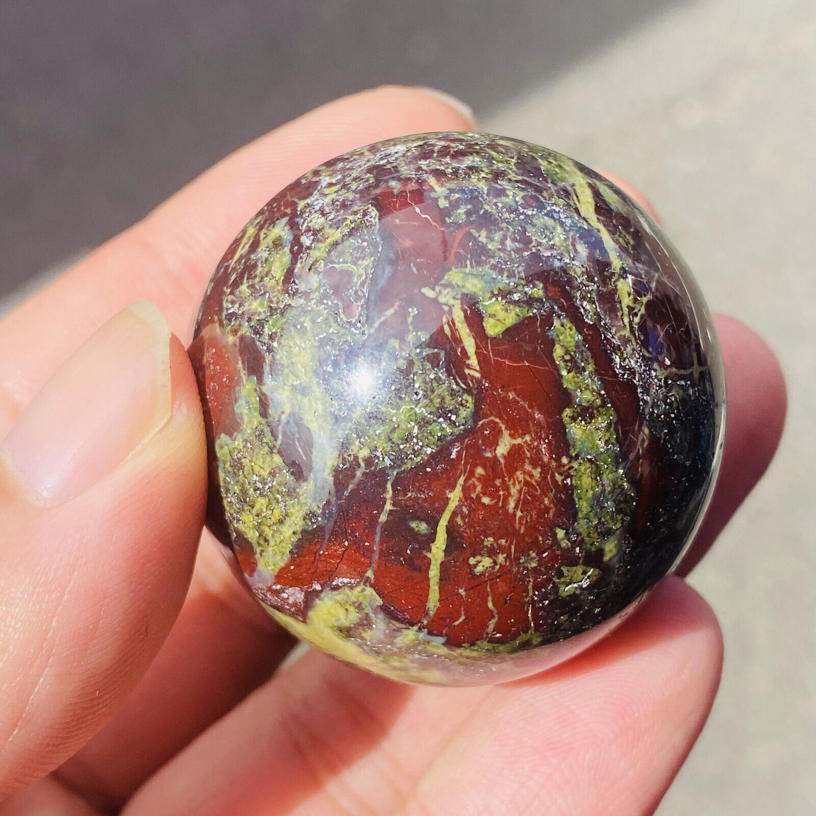1pc Natural Dragon\'s blood stone ball Quartz Crystal Sphere Reiki Healing 45mm