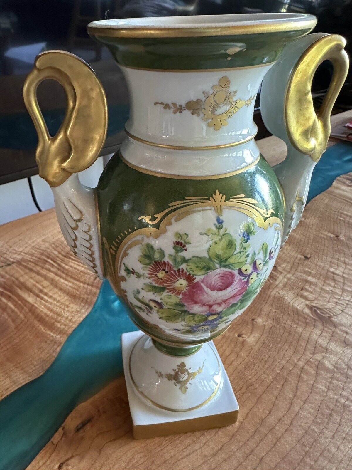 Vintage Limoges France Green Gold Vase veritable Porcelain D’art Artist Signed