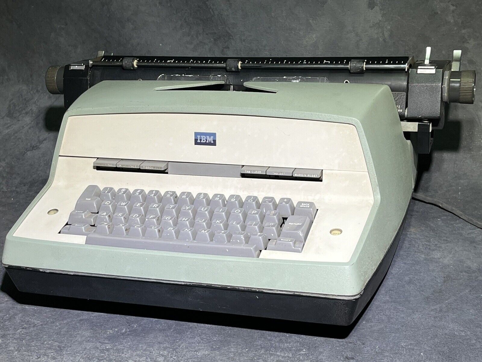 IBM Model 12 Vintage ELECTRIC TYPEWRITER MINT Green Office Working