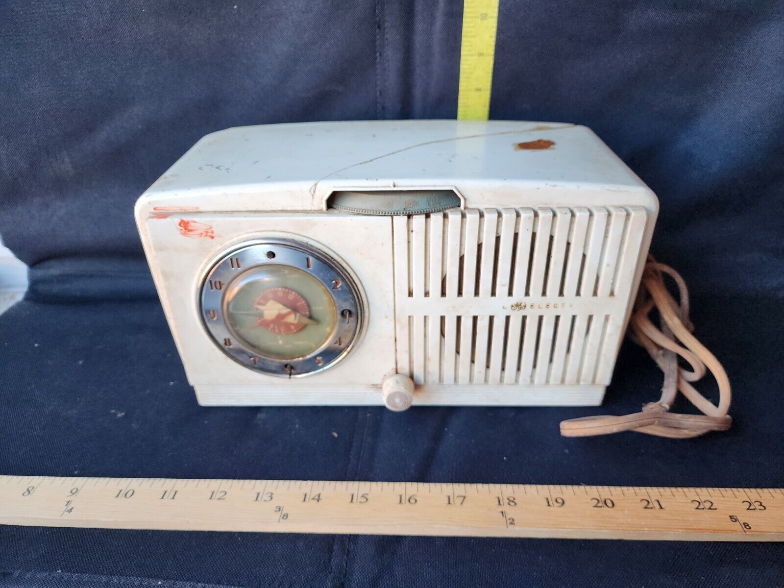 1951 Vintage GE Model 518F Antique Tube AM Clock Radio W/Alarm Parts/Repair only