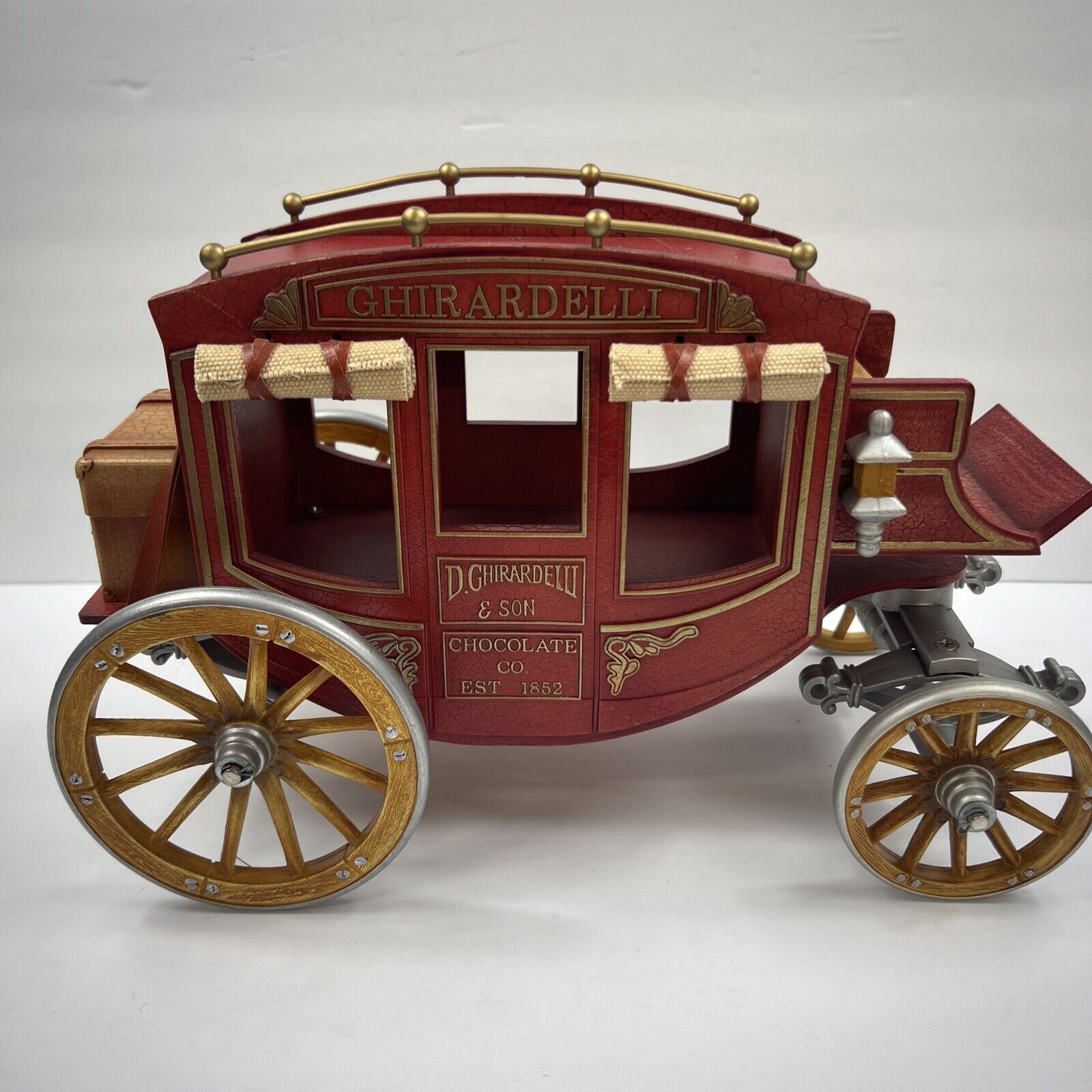 Rare GHIRARDELLI & SONS Chocolate Wood STAGE COACH Wagon vintage collectible
