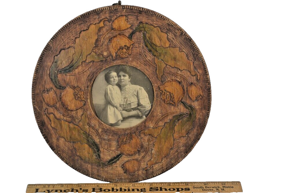 antique picture frame round craved/painted Victorian pyrography 1890 original 