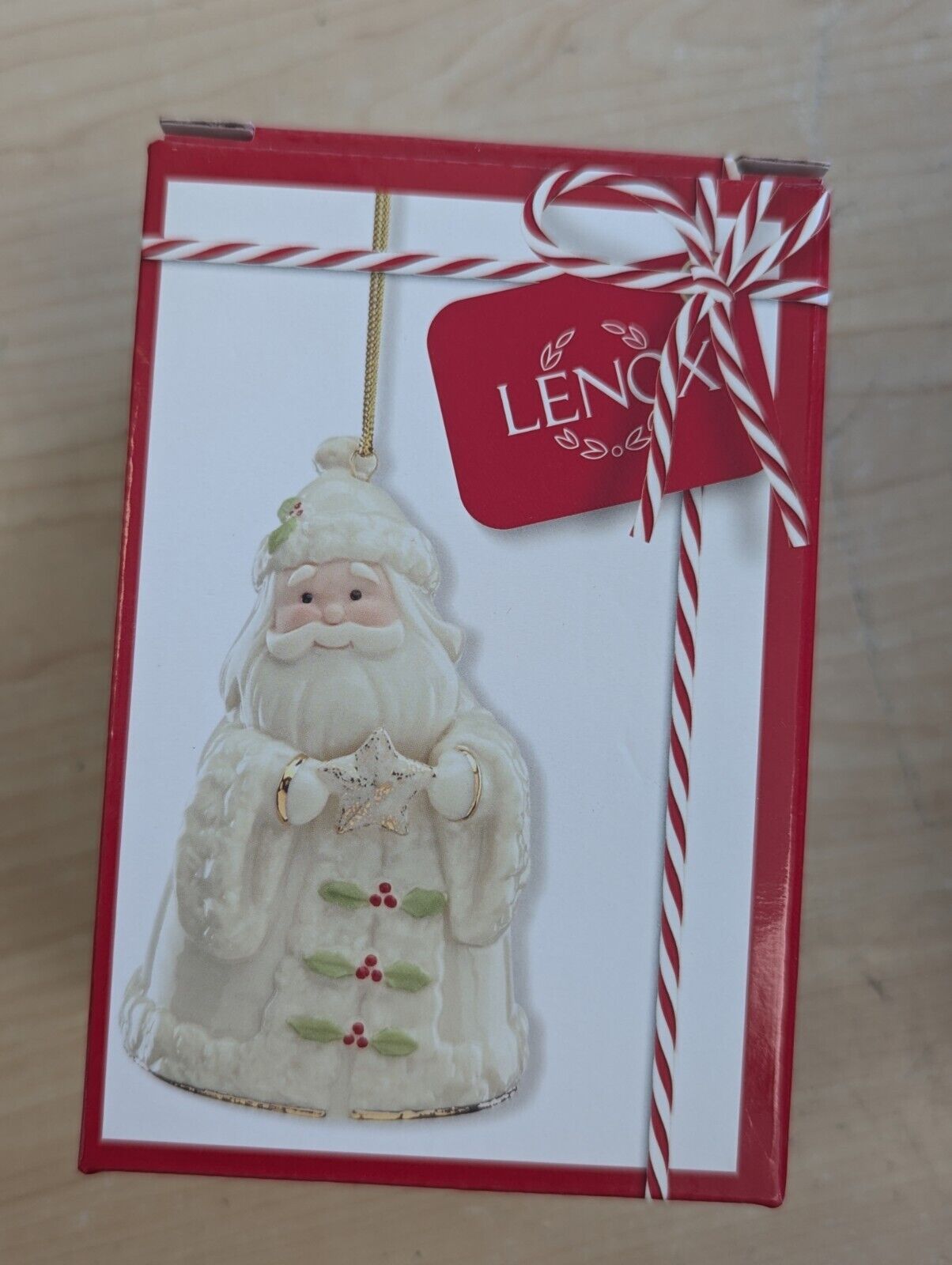 Lenox  HOLIDAY CHEER White Porcelain Ornament  SANTA W/Star in Box 3.5