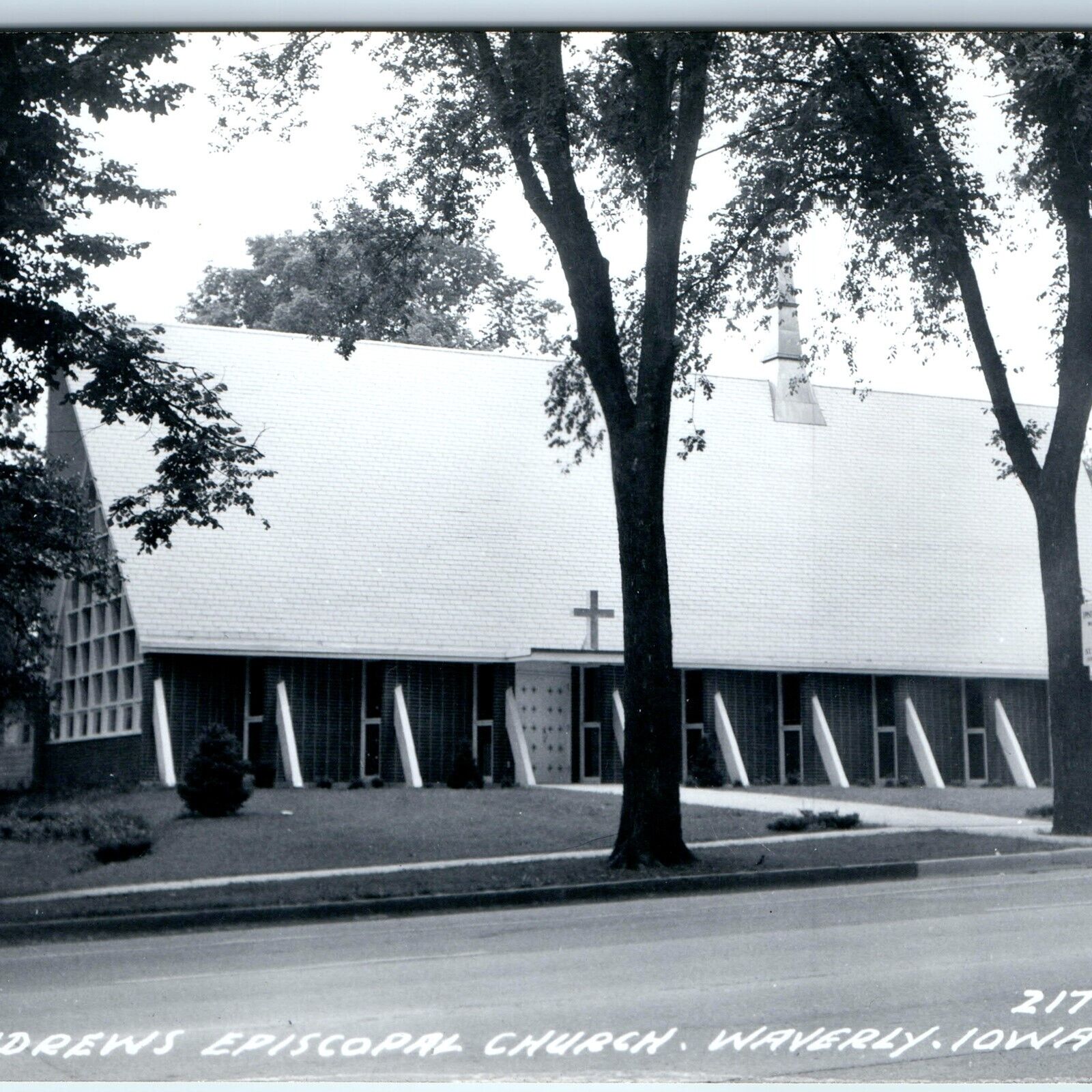 c1950s Waverly, IA RPPC St Andrews Episcopal Church Real Photo Postcard A103