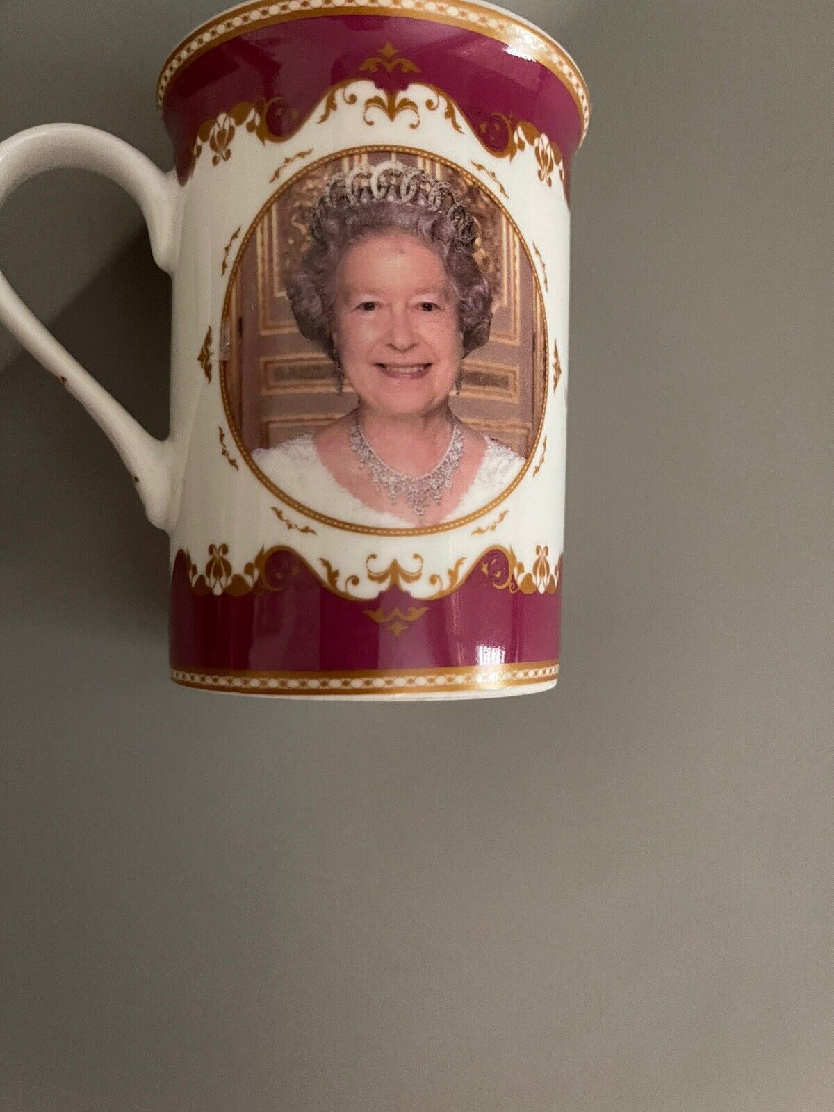 Her Majesty Queen Elizabeth II Diamond Jubilee 2012 Fine Bone China Mug Cup