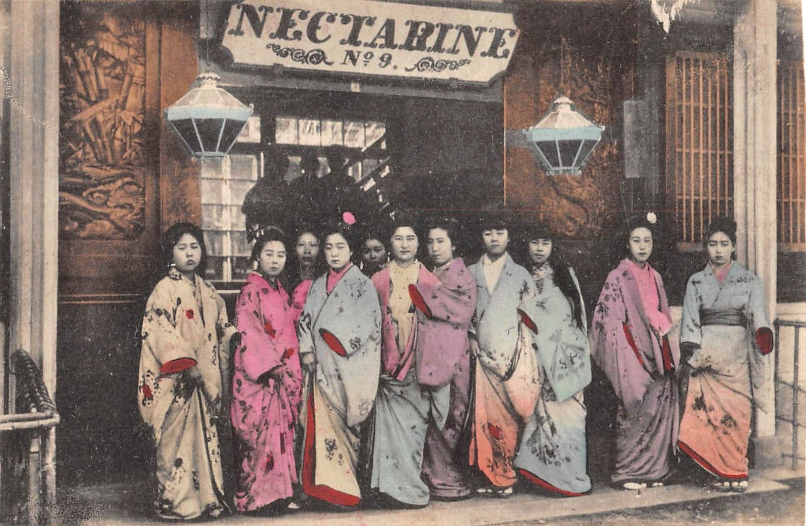 POSTCARD JAPAN GEISHA GIRLS OUTSIDE NECTARINE NO 9