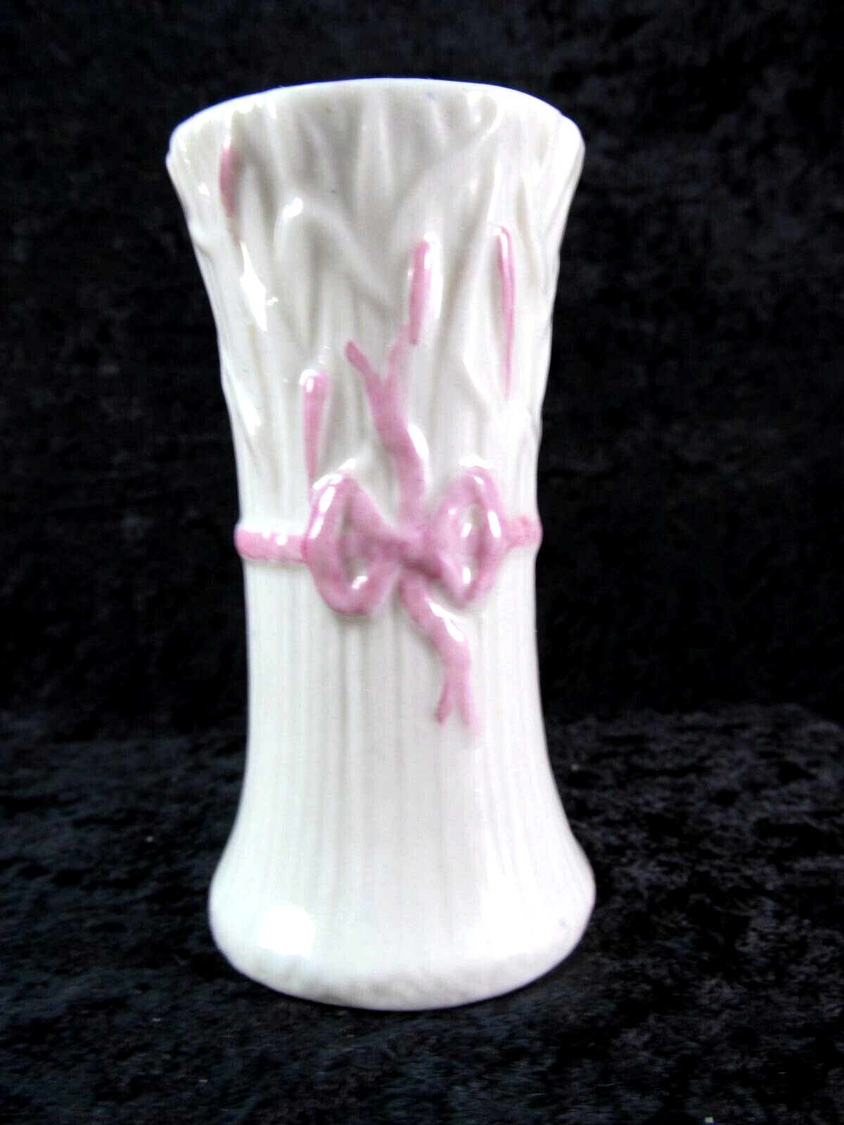Belleek Irish Typha Spill Vase 3-3/4