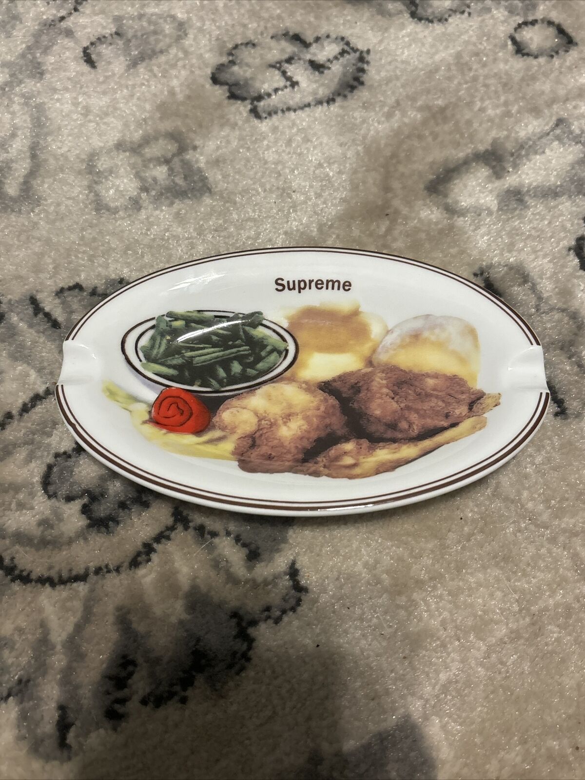 Supreme Chicken Dinner Plate Ashtray White OS S/S 18 New without box