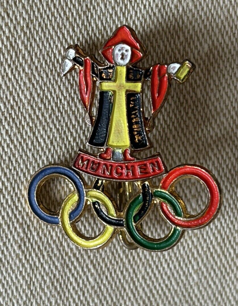 Vintage Munchen Munich 1972 Summer Olympic Lapel Pin - City Symbol Painted