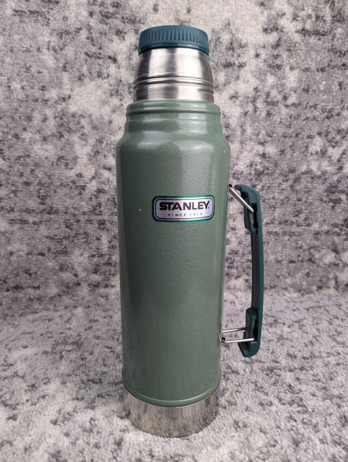Vintage 1 Liter Stanley Thermos Green Vacuum Bottle W/ Handle Rugged Camping 