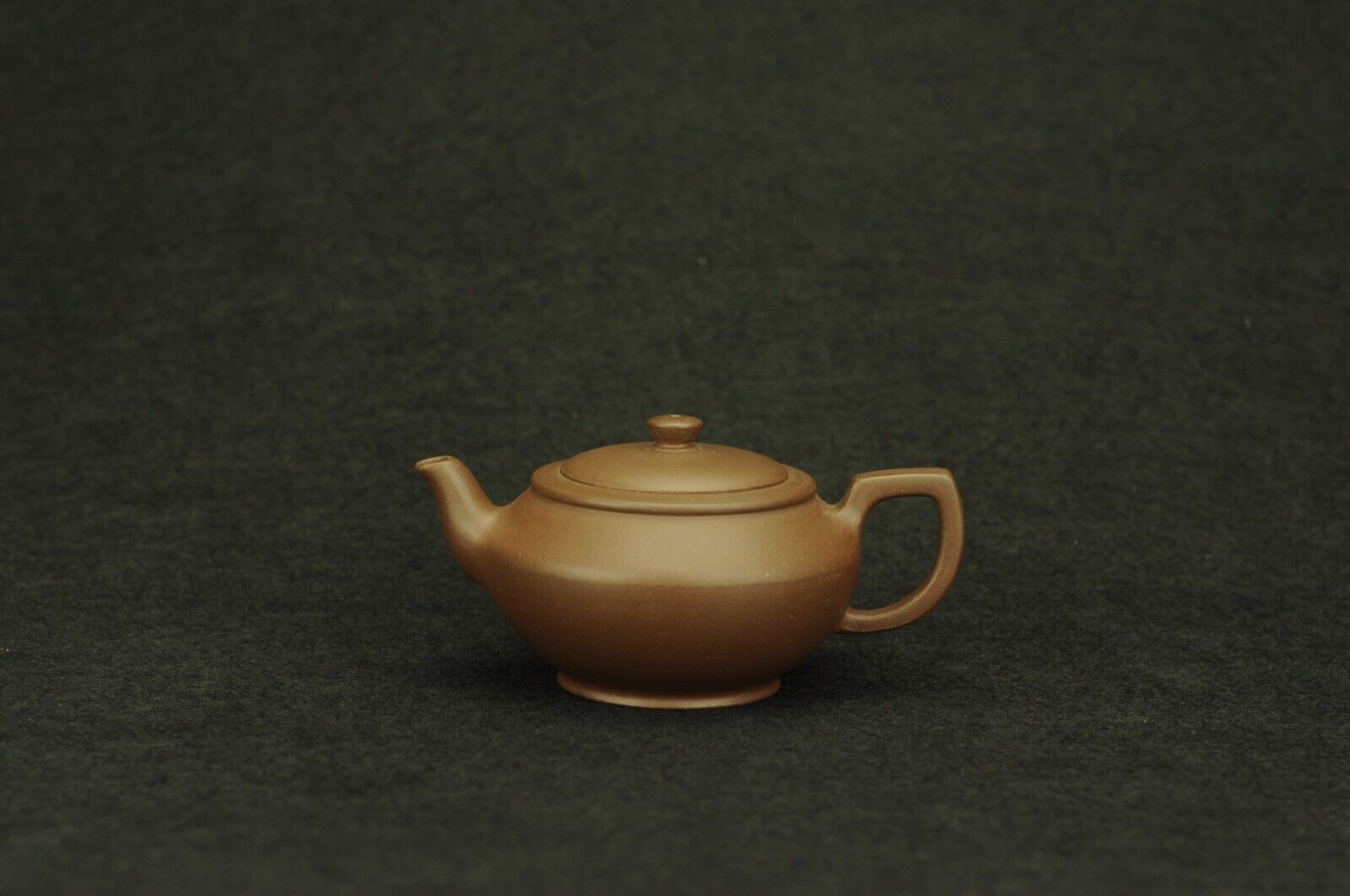 authentic Chinese Yixing zisha hanyun teapot zini 100 cc